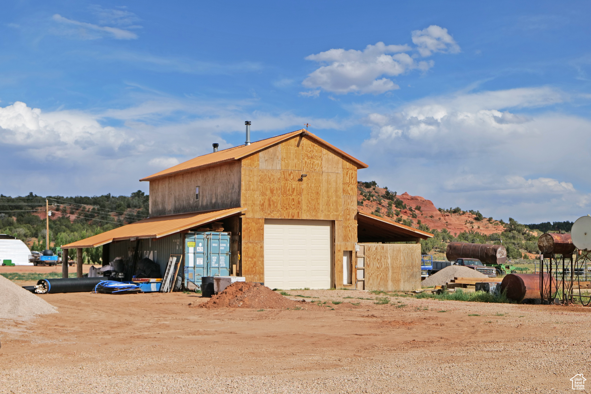 main property photo 37
