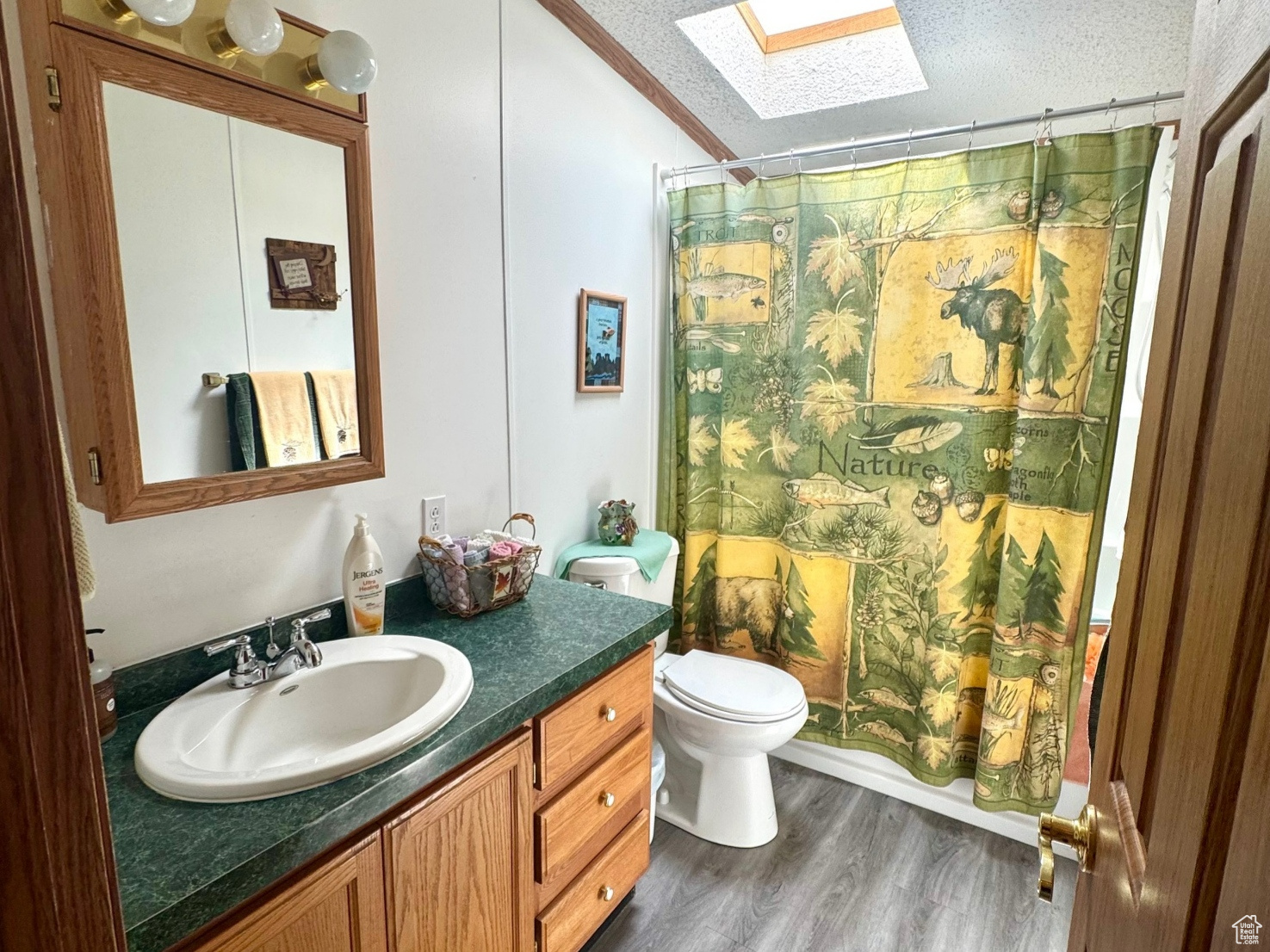 main property photo 32