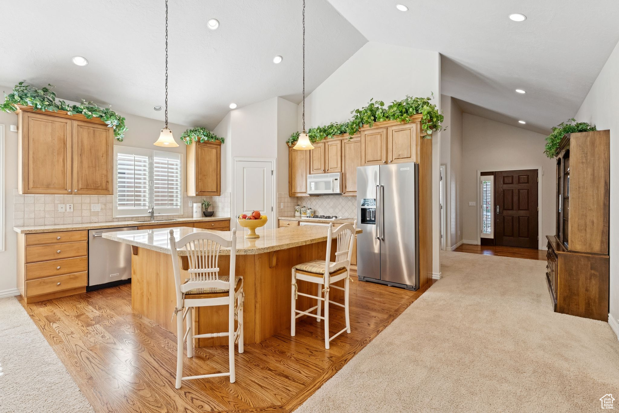 main property photo 6
