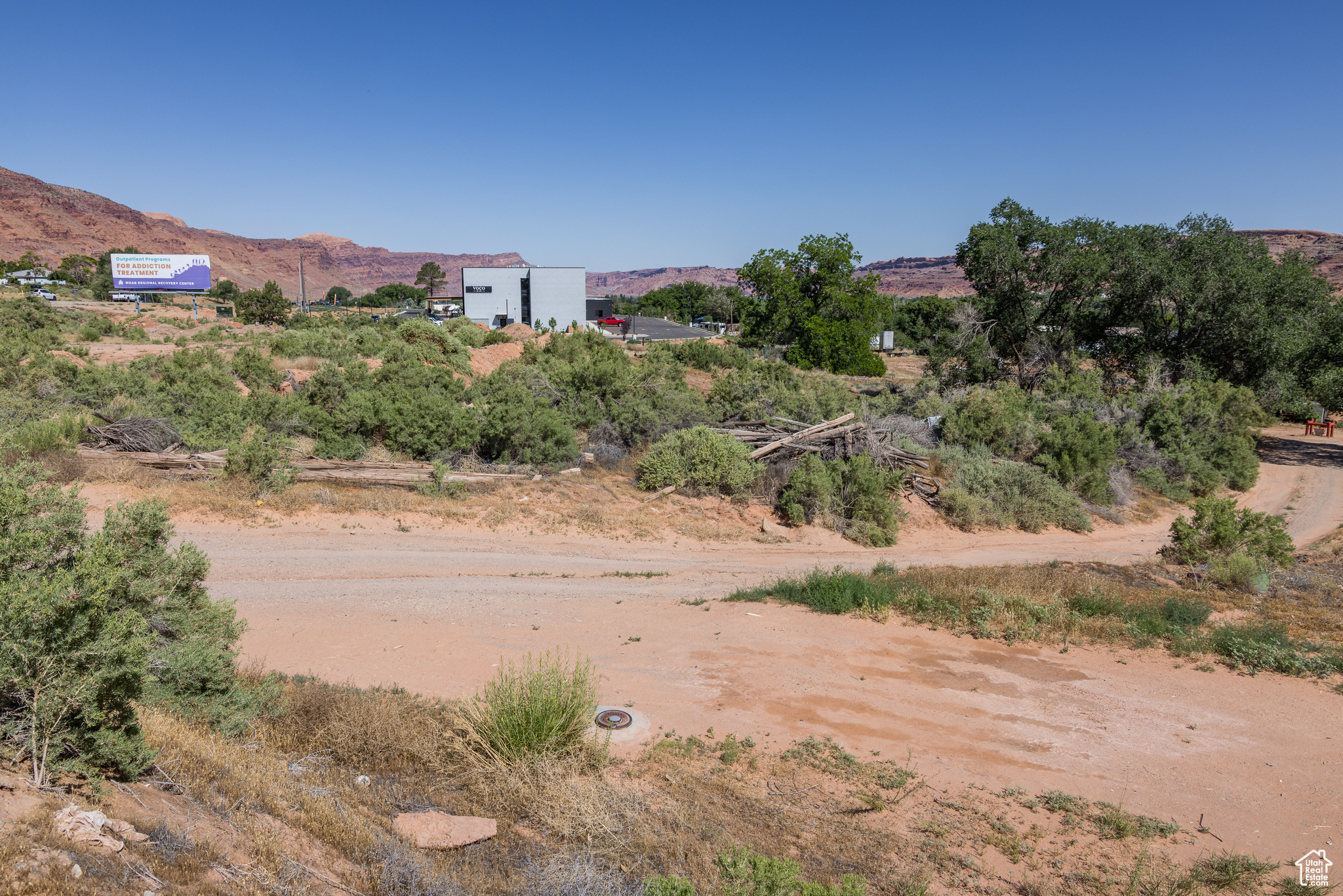main property photo 18