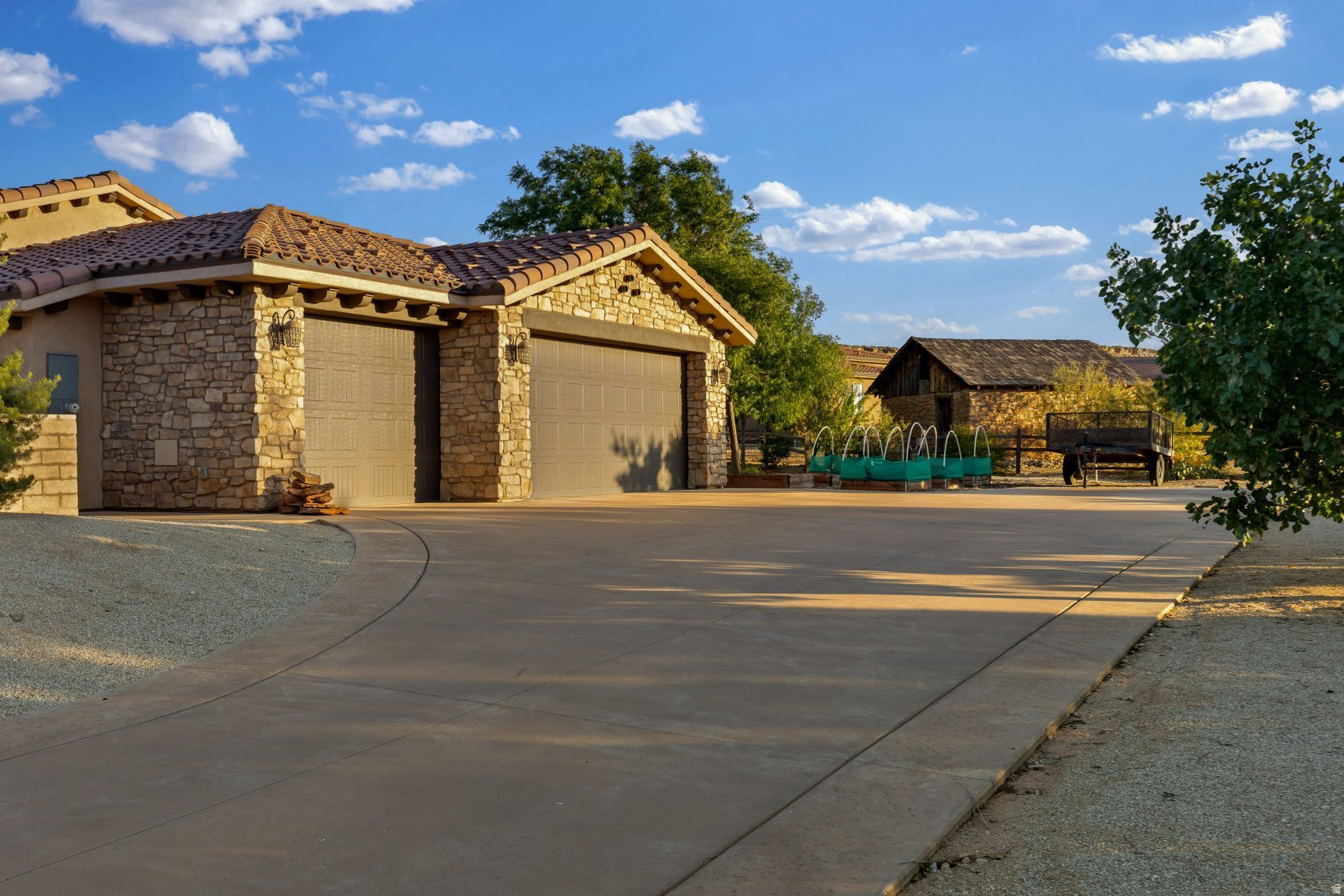 main property photo 45