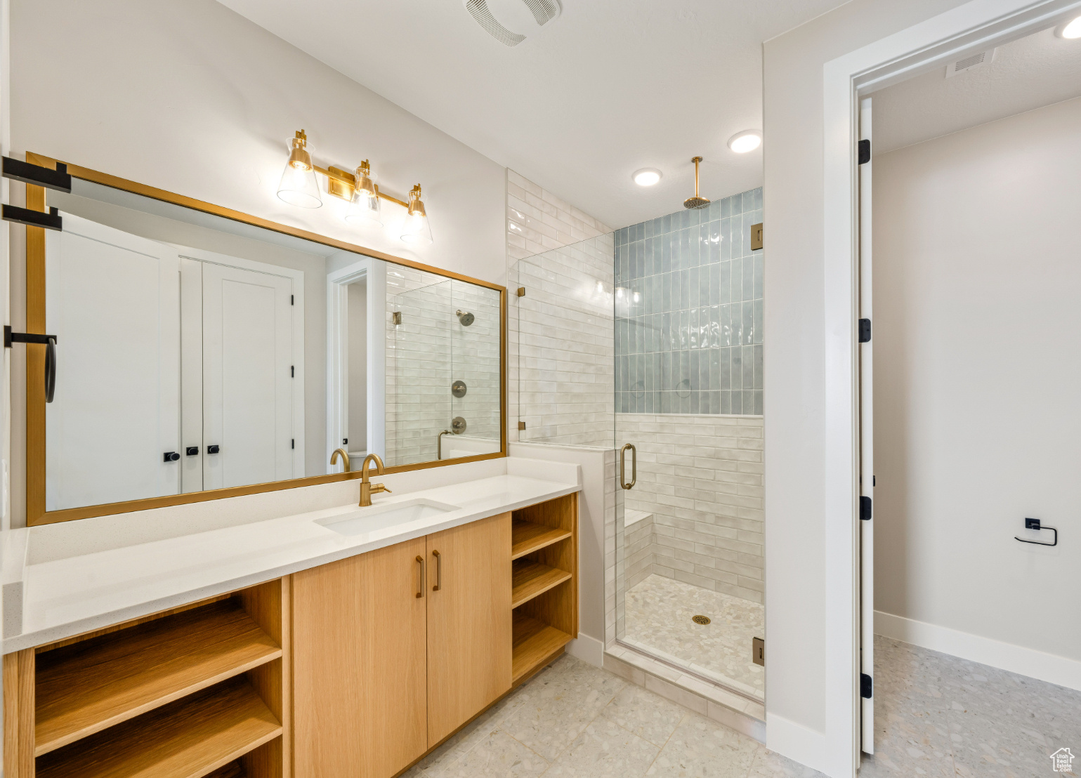 property viewer photo 5