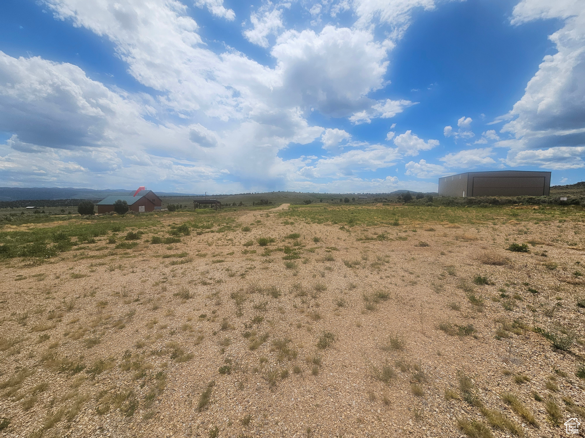main property photo 16