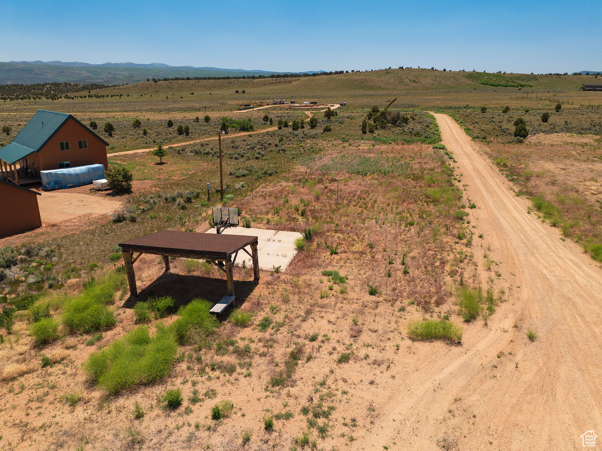 main property photo 6