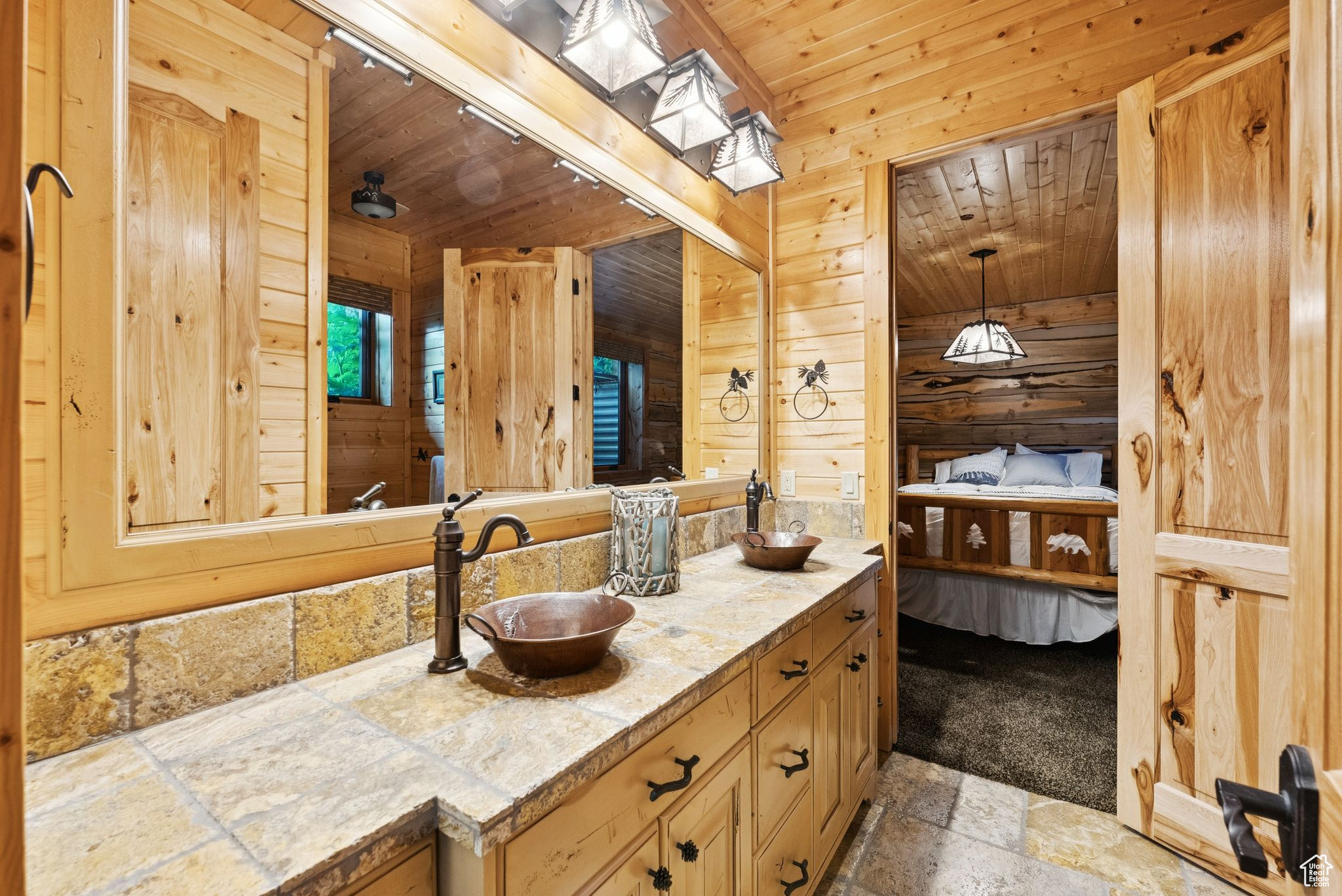 main property photo 70