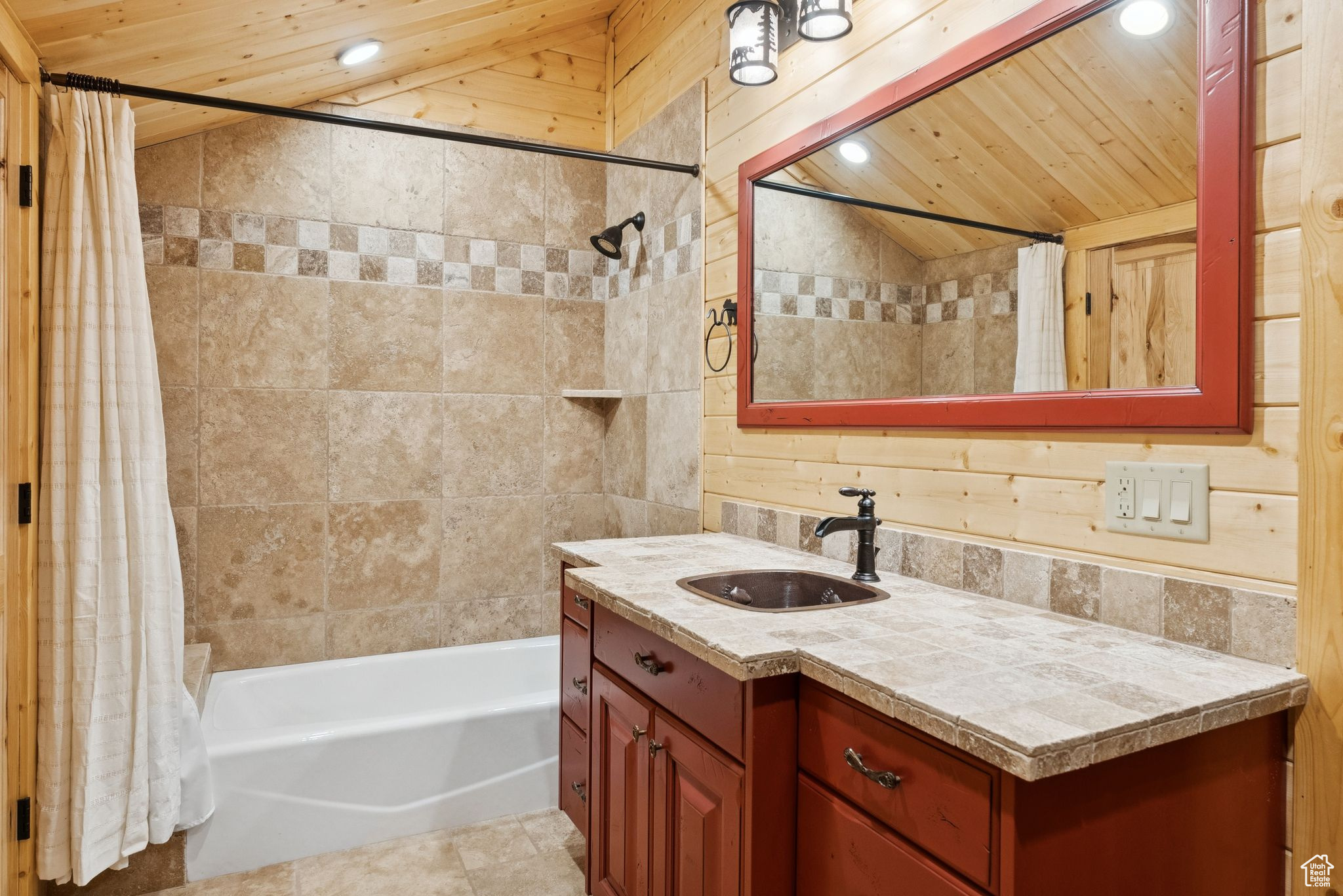 main property photo 78