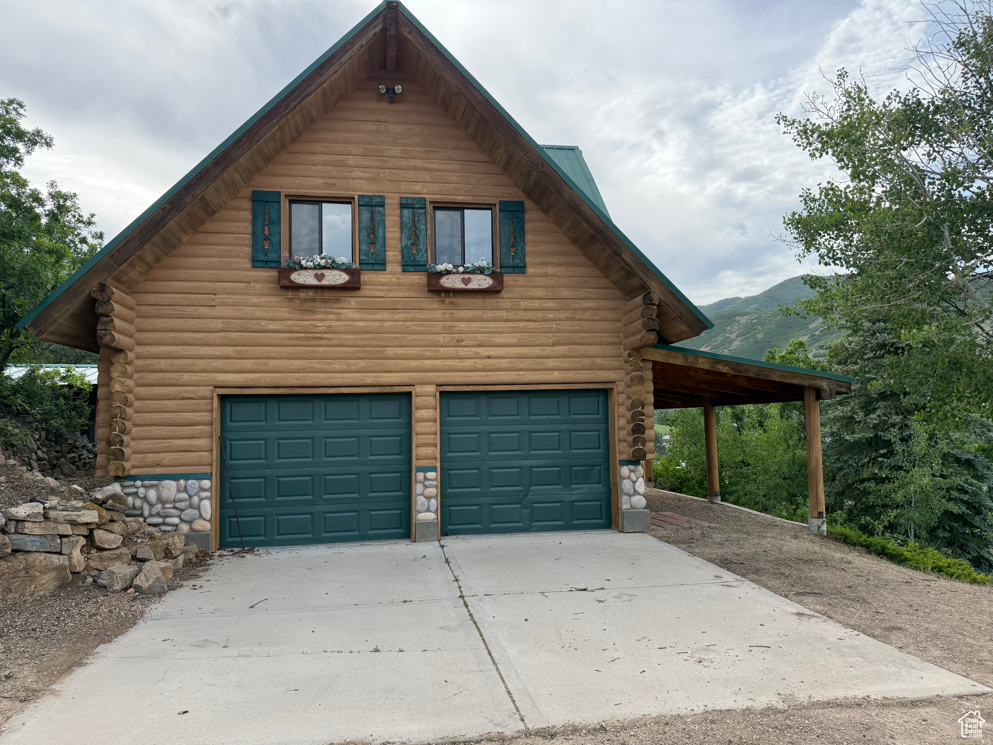 main property photo 25