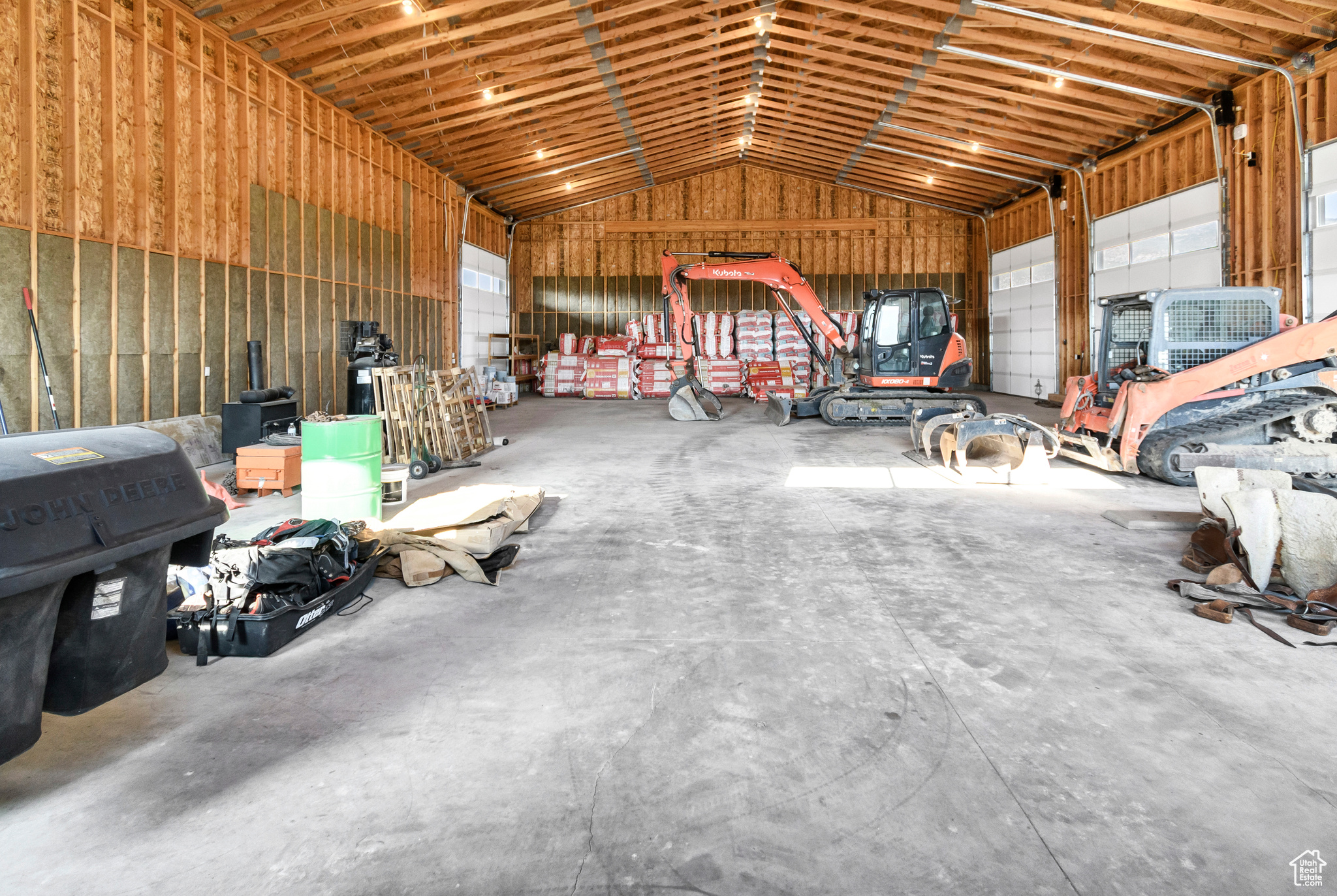 main property photo 59