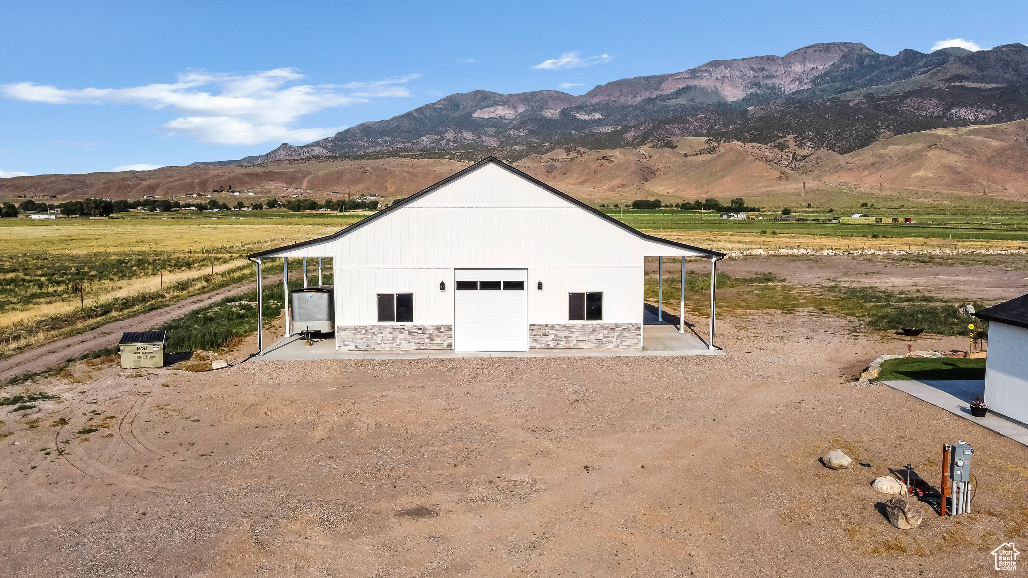 main property photo 76