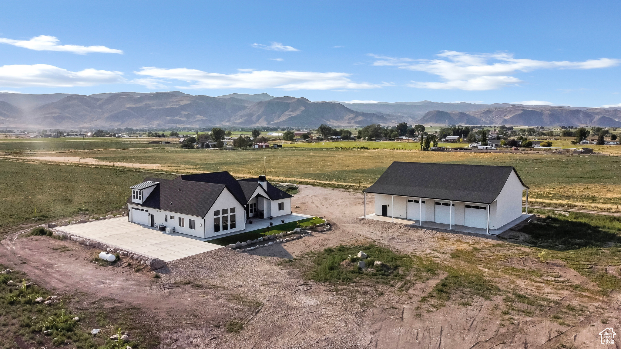 main property photo 78