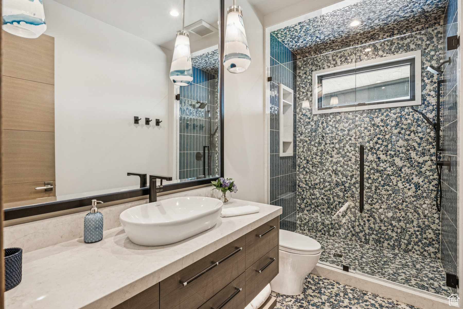 main property photo 65