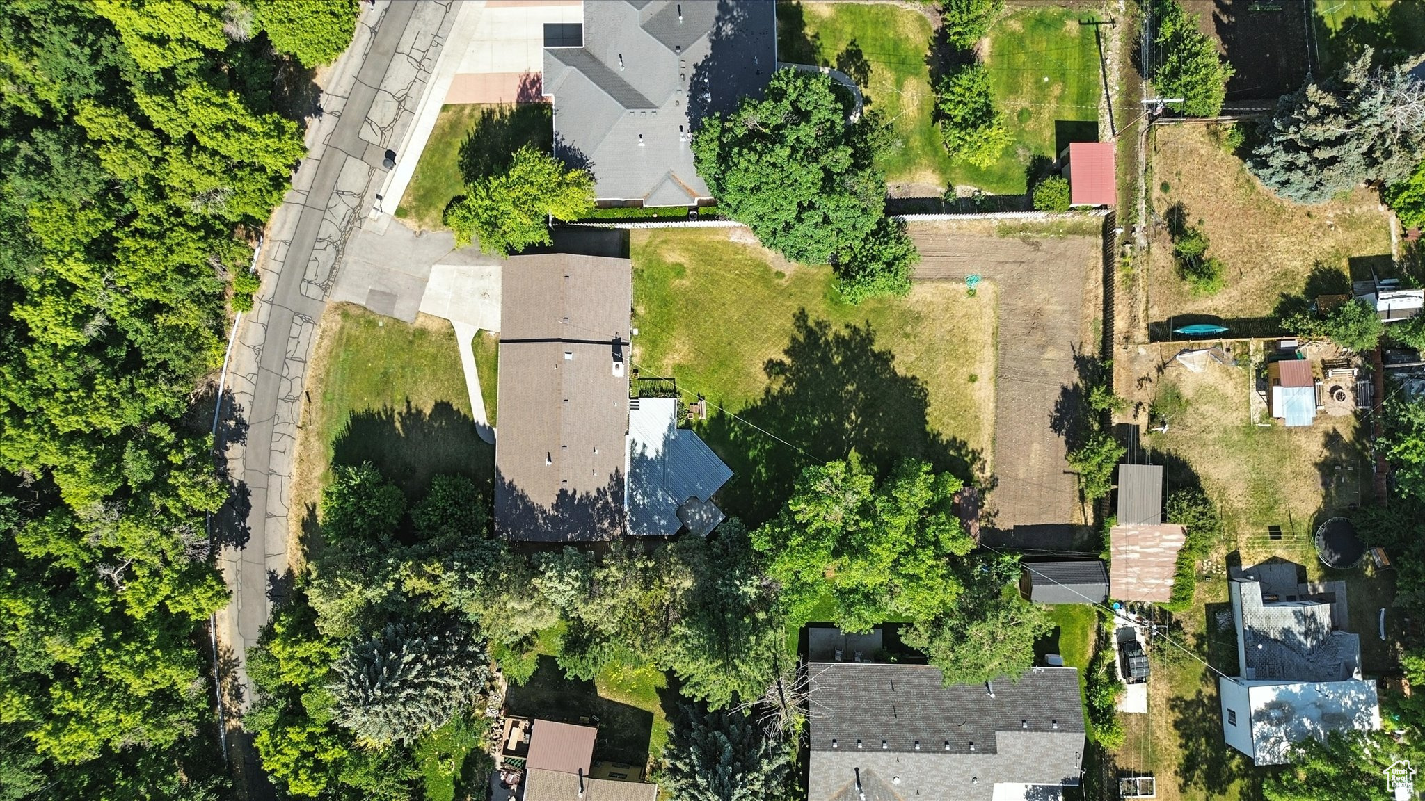 main property photo 43