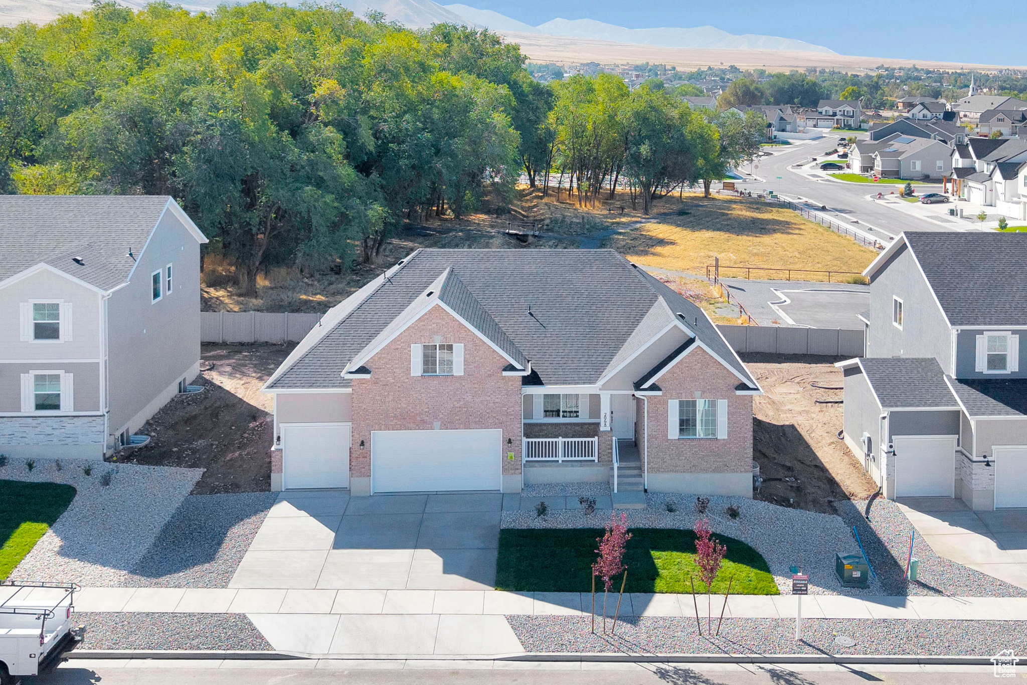 main property photo 26