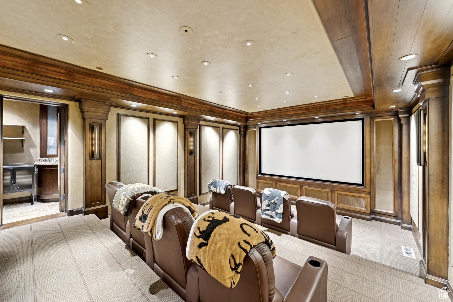 main property photo 70