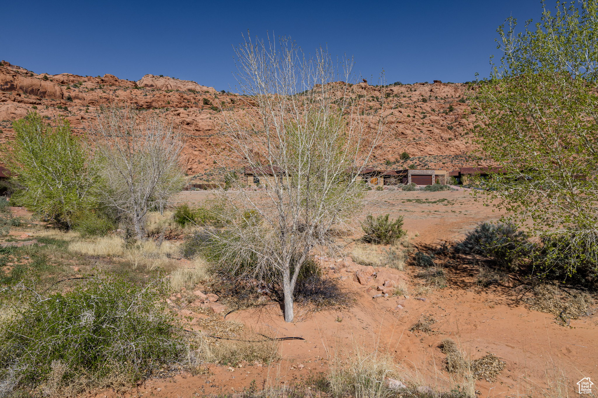 main property photo 15