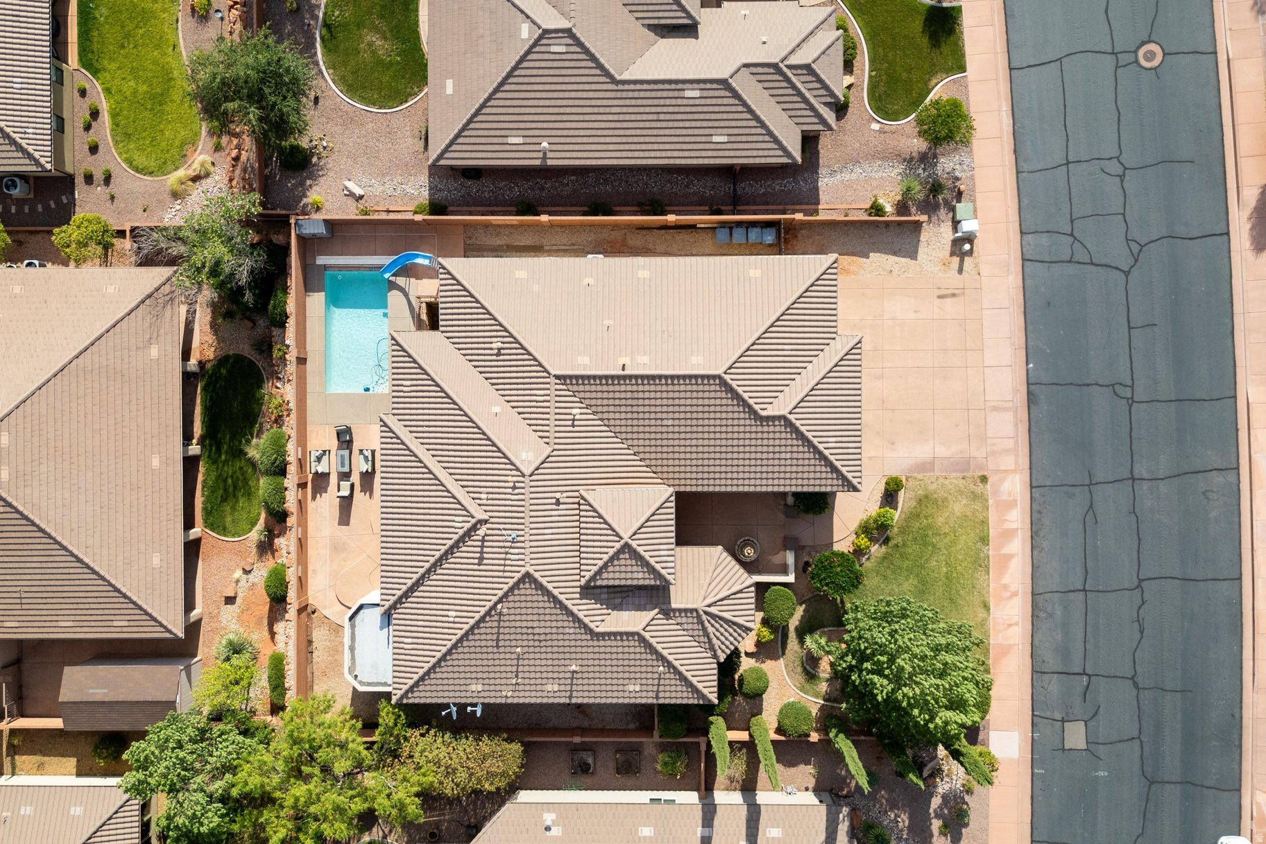 main property photo 51