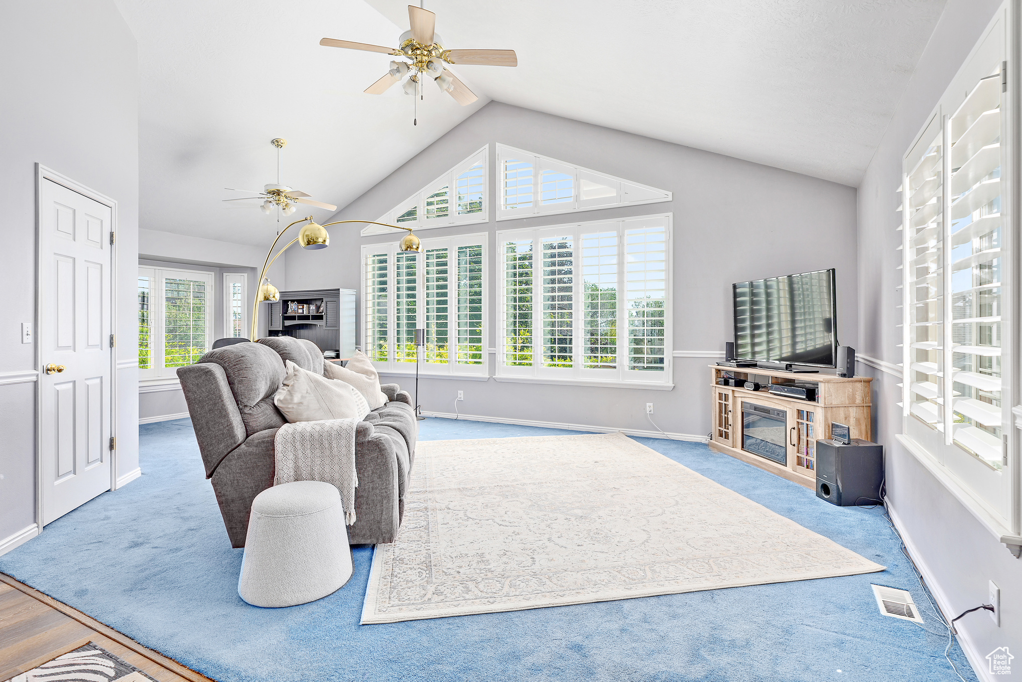 property viewer photo 3