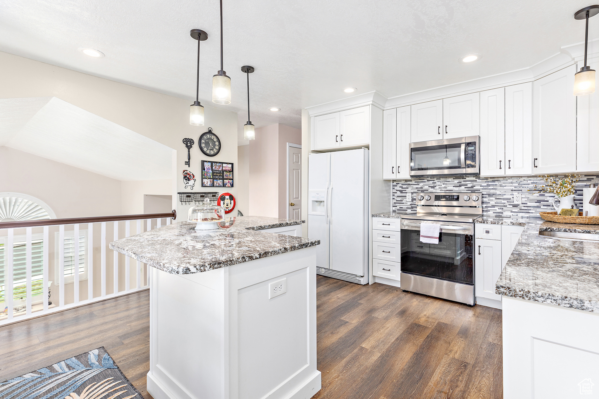 property viewer photo 6