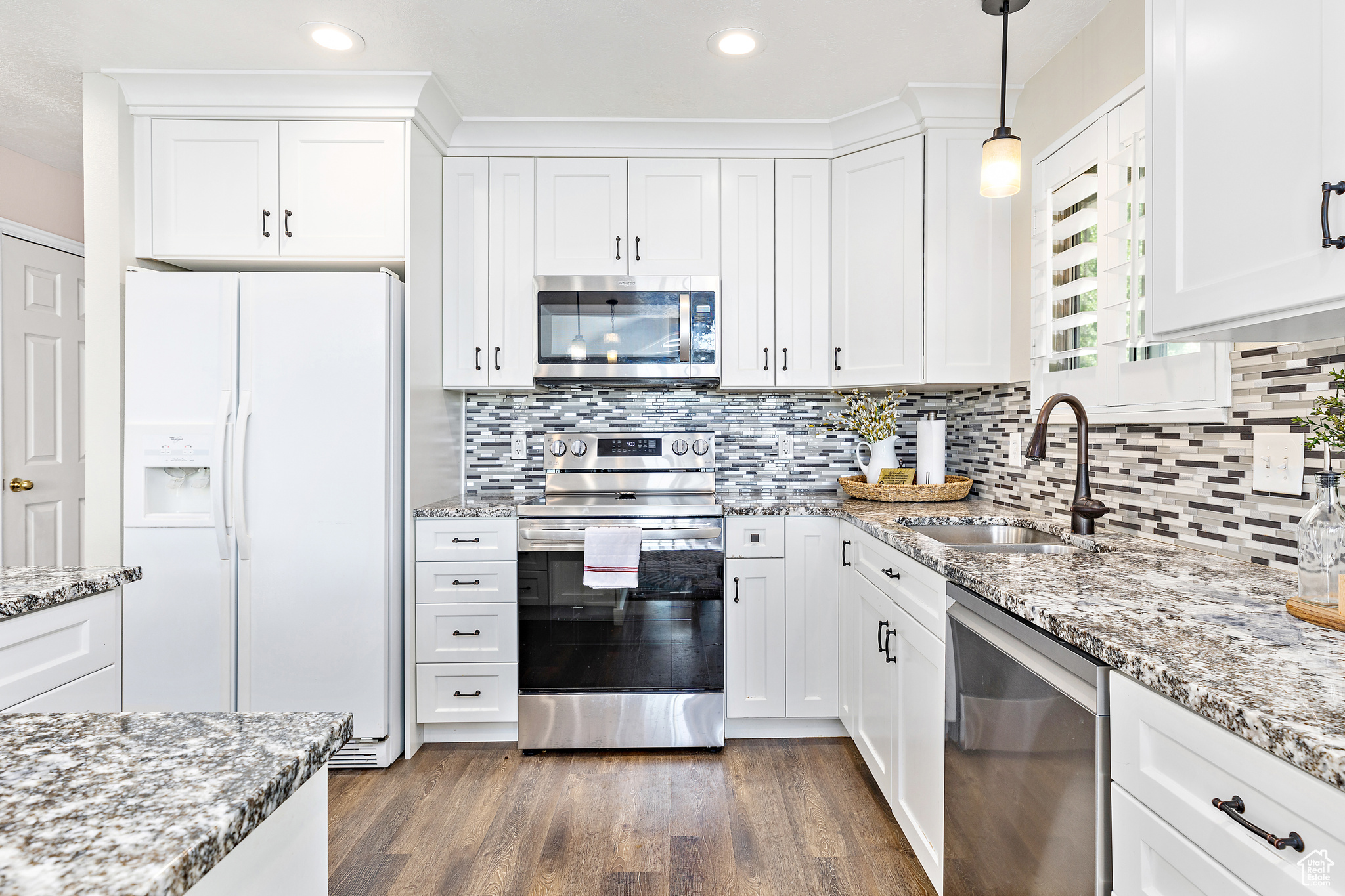 property viewer photo 9