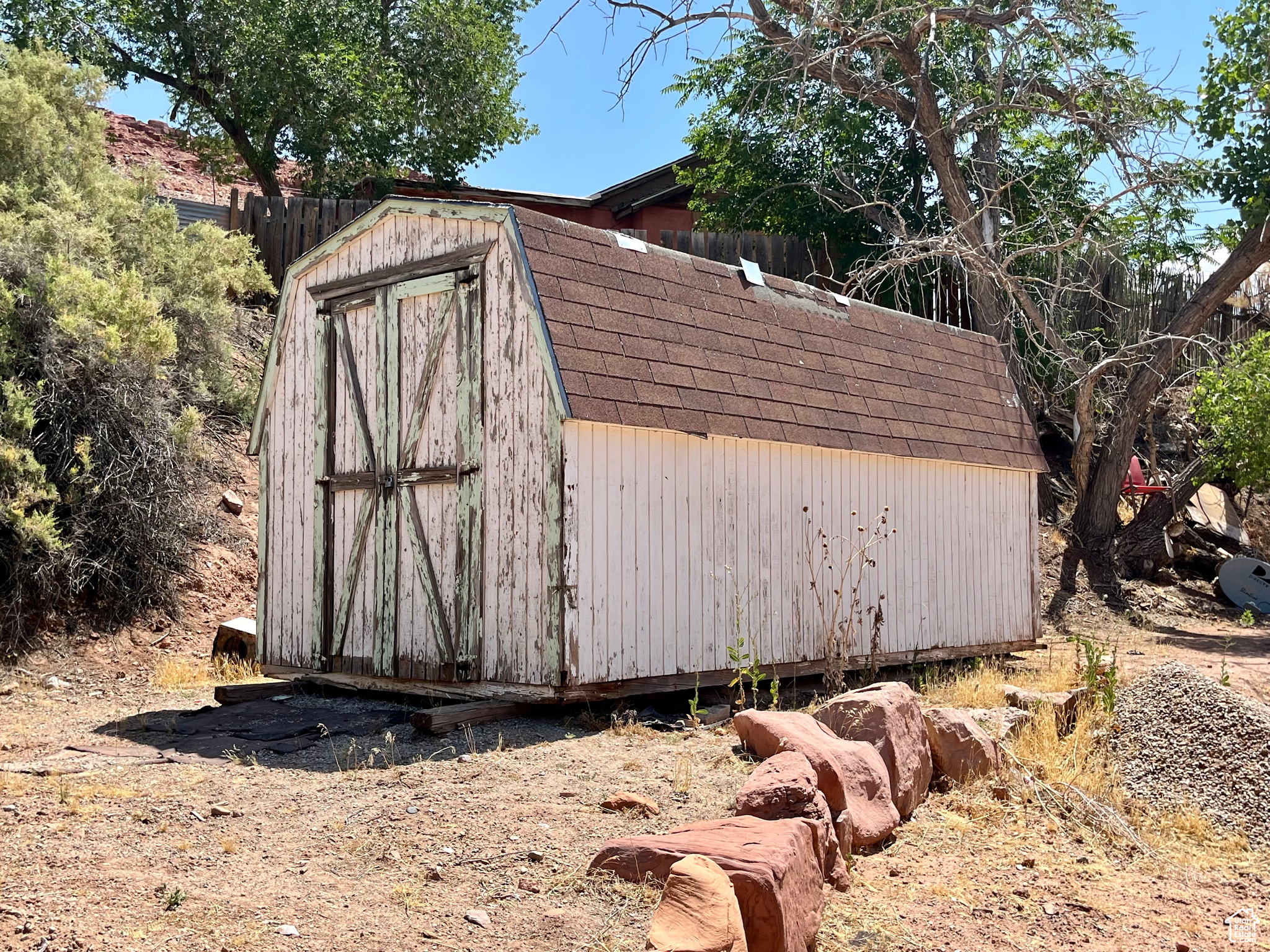 main property photo 34