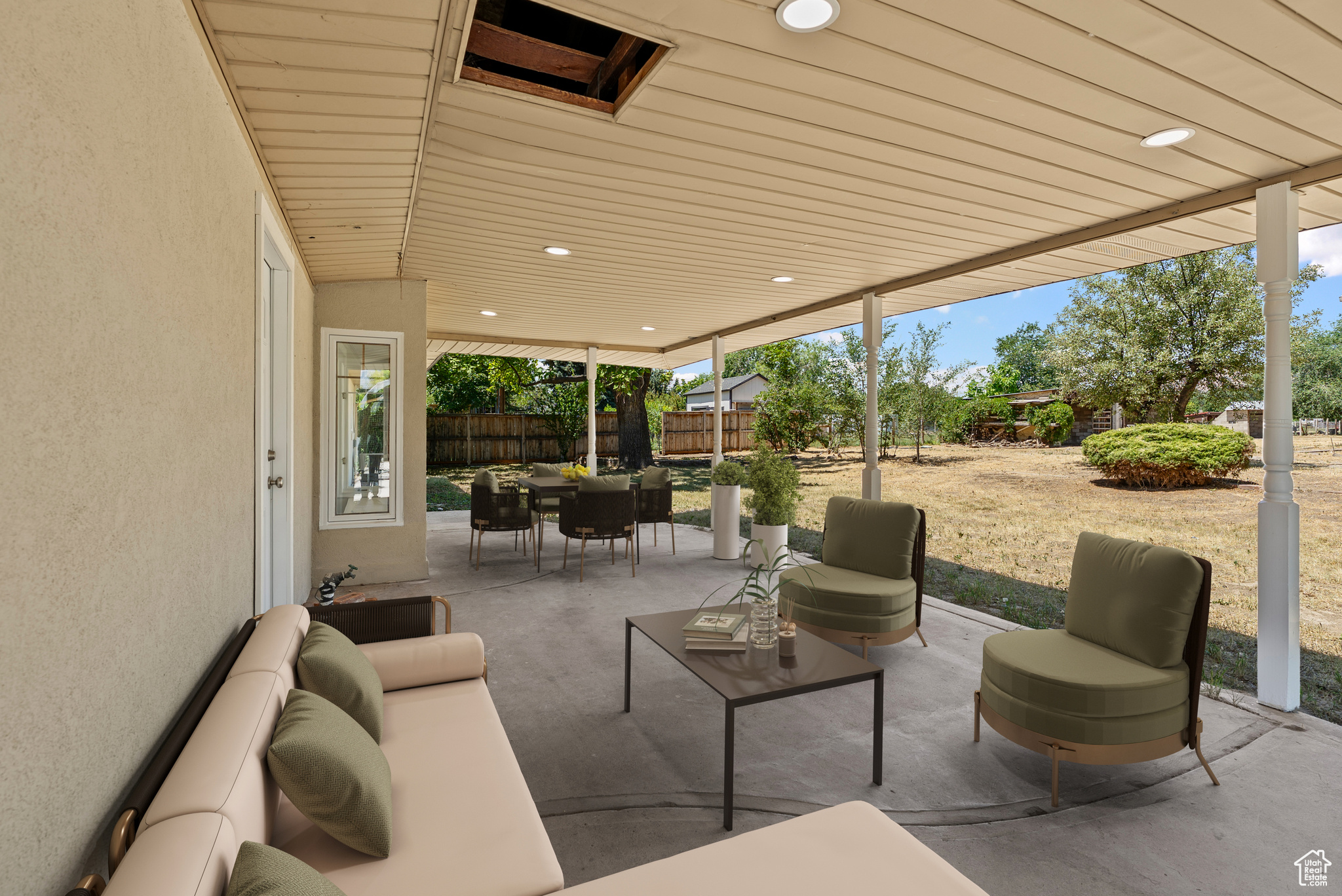 main property photo 19