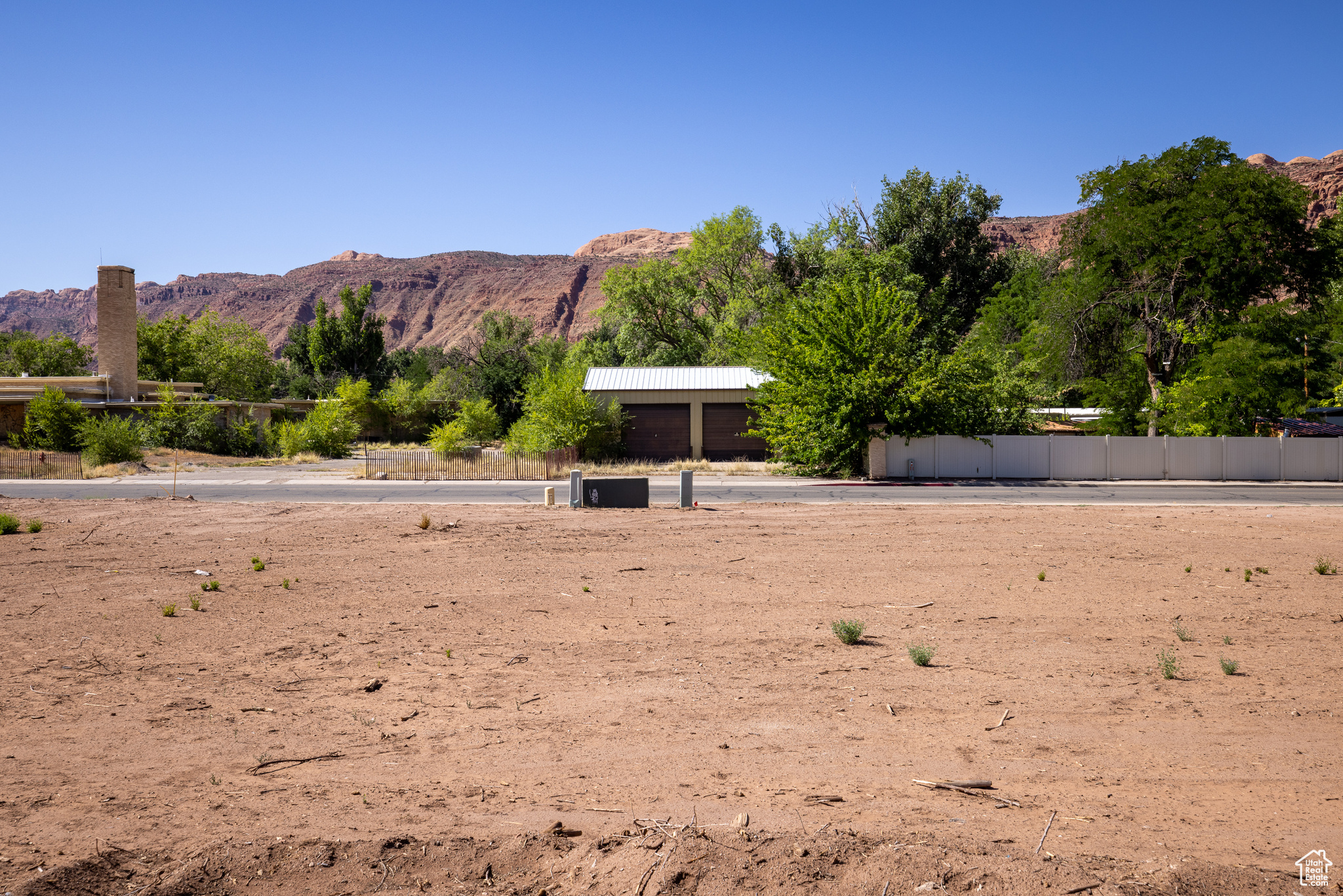 main property photo 11