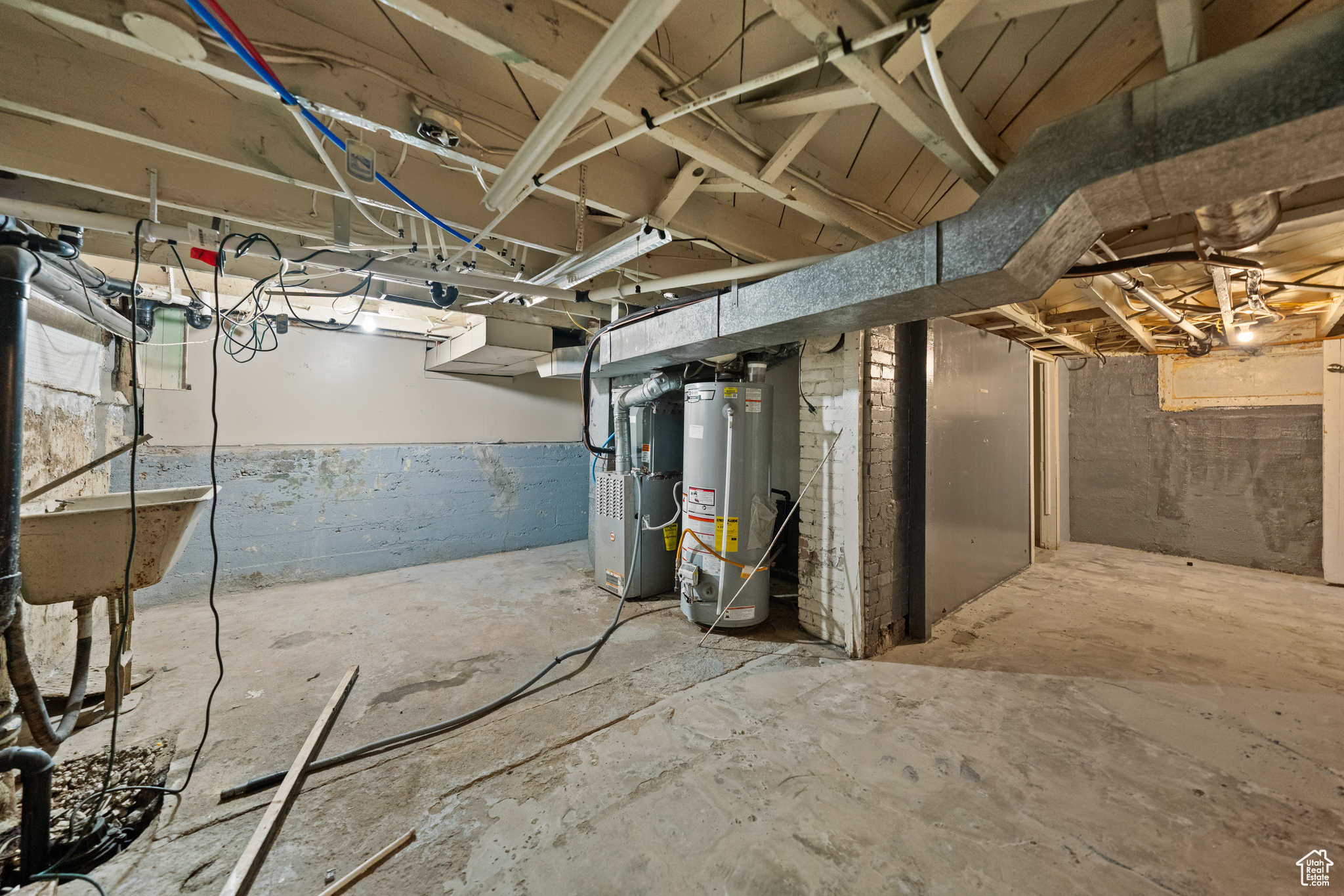 main property photo 24