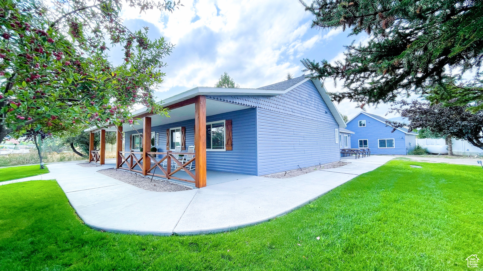 main property photo 40