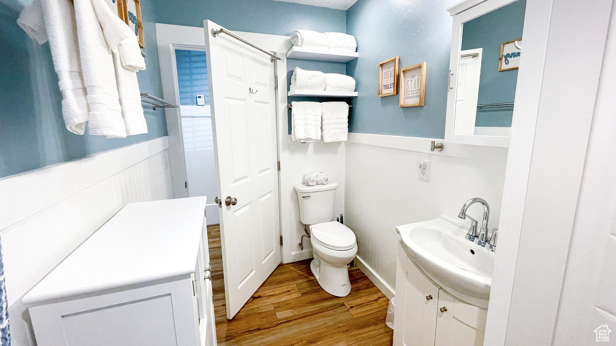 main property photo 9