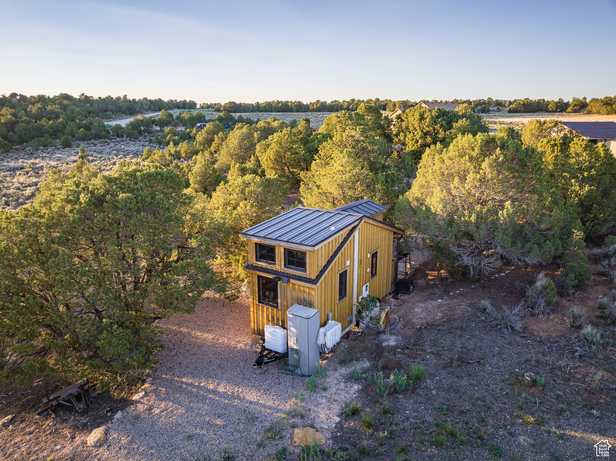 main property photo 13