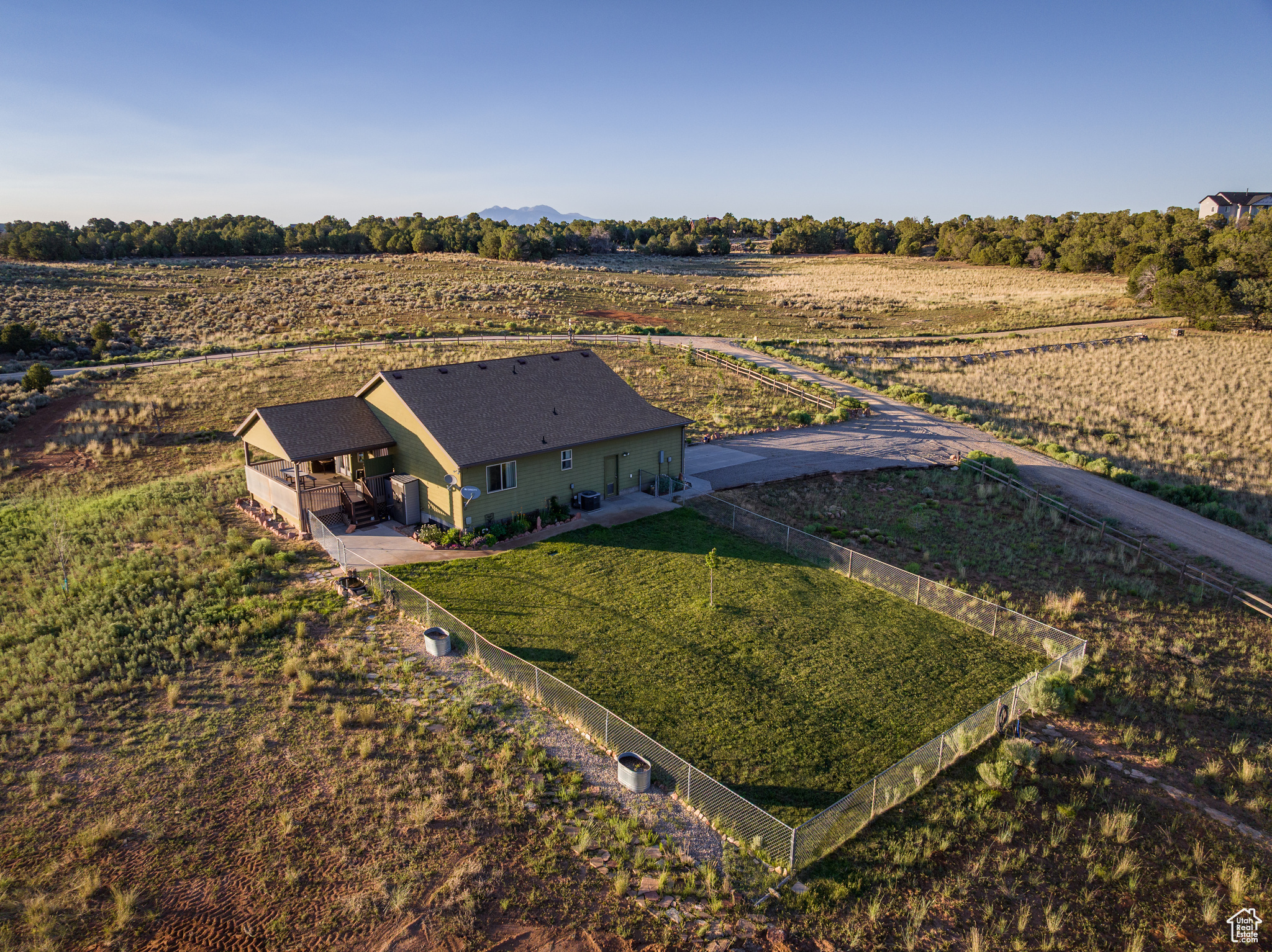 main property photo 32