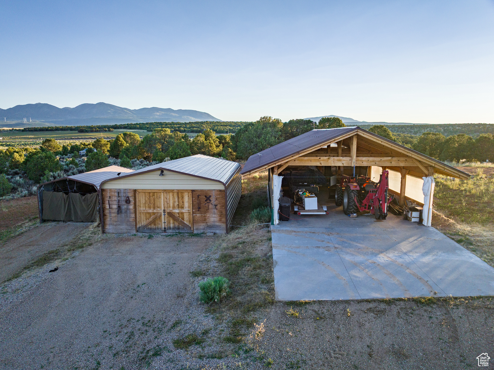 main property photo 9