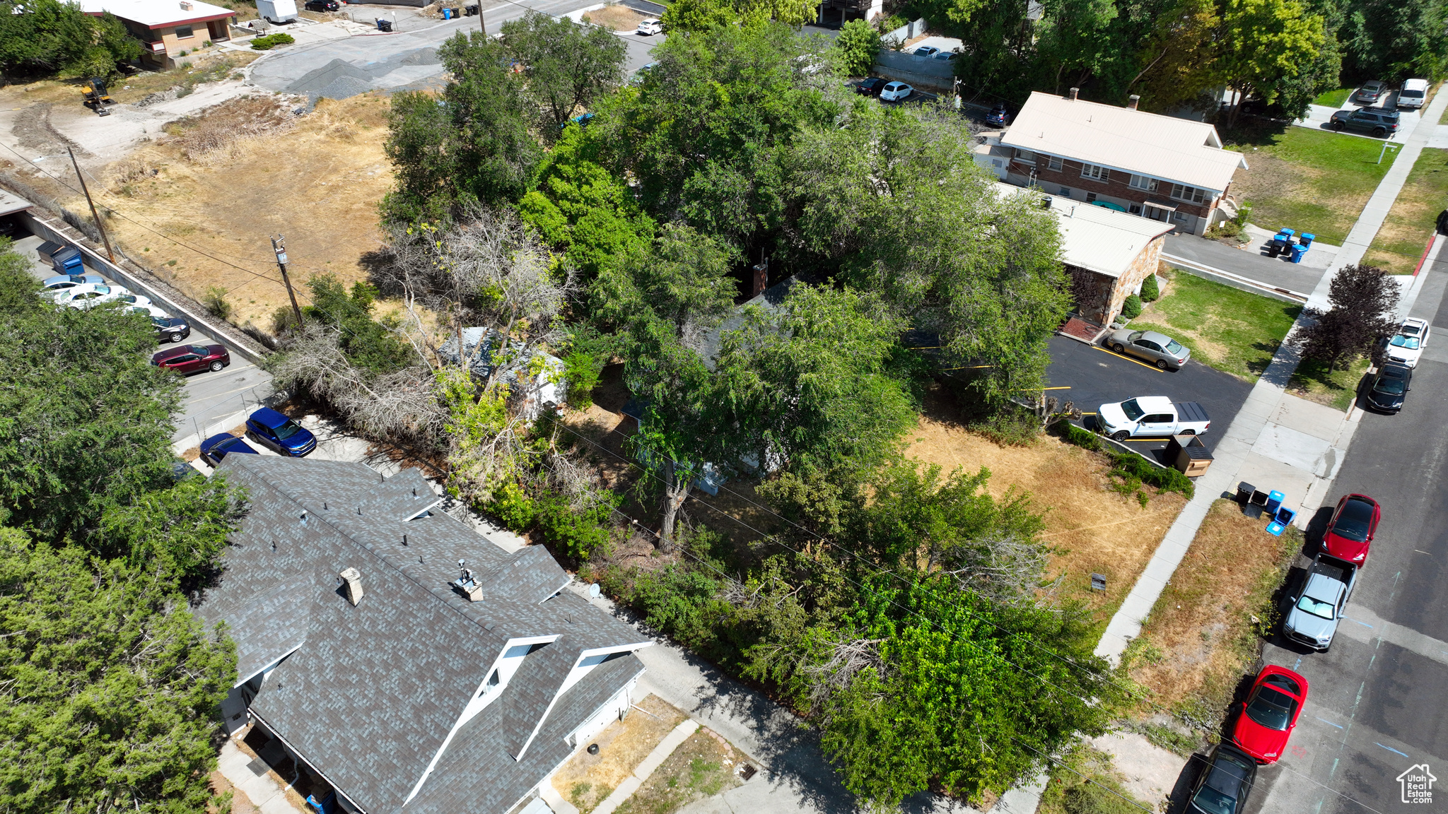 main property photo 9