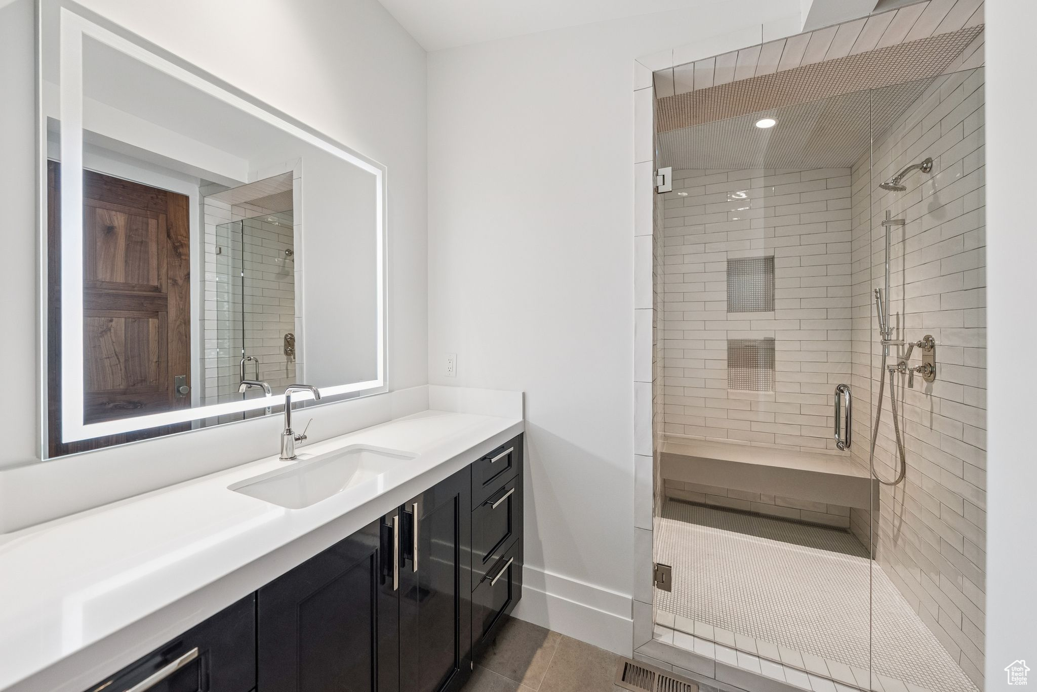 main property photo 74