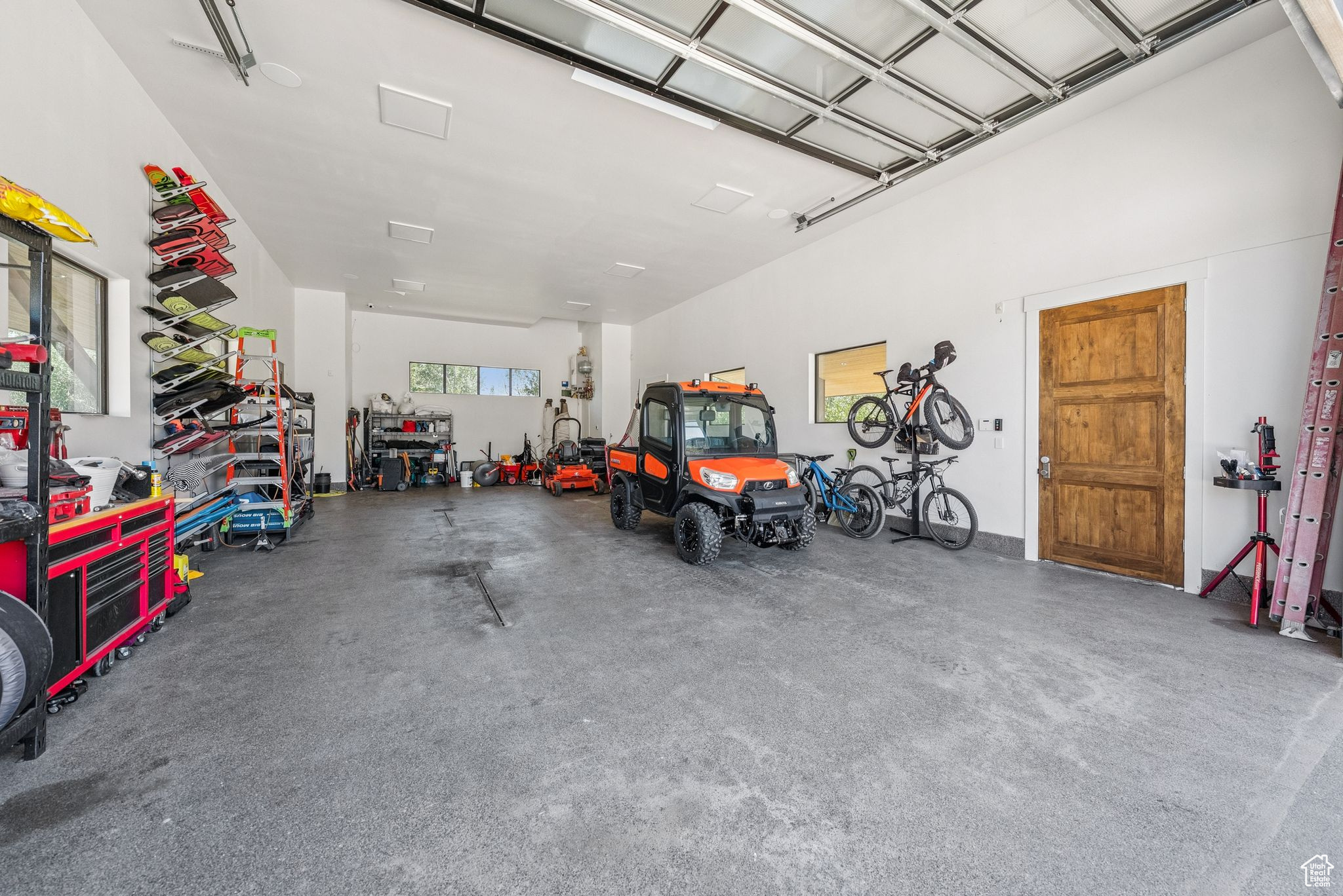 main property photo 78