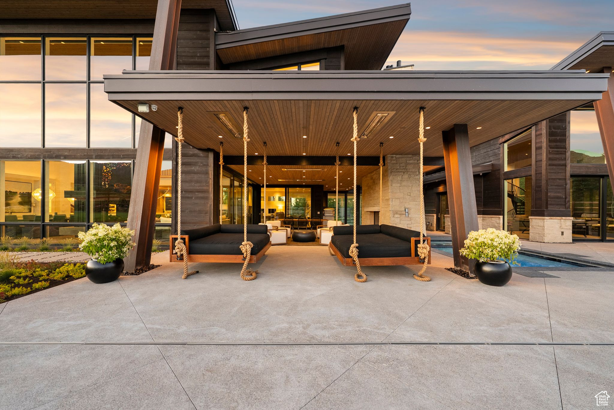 main property photo 89