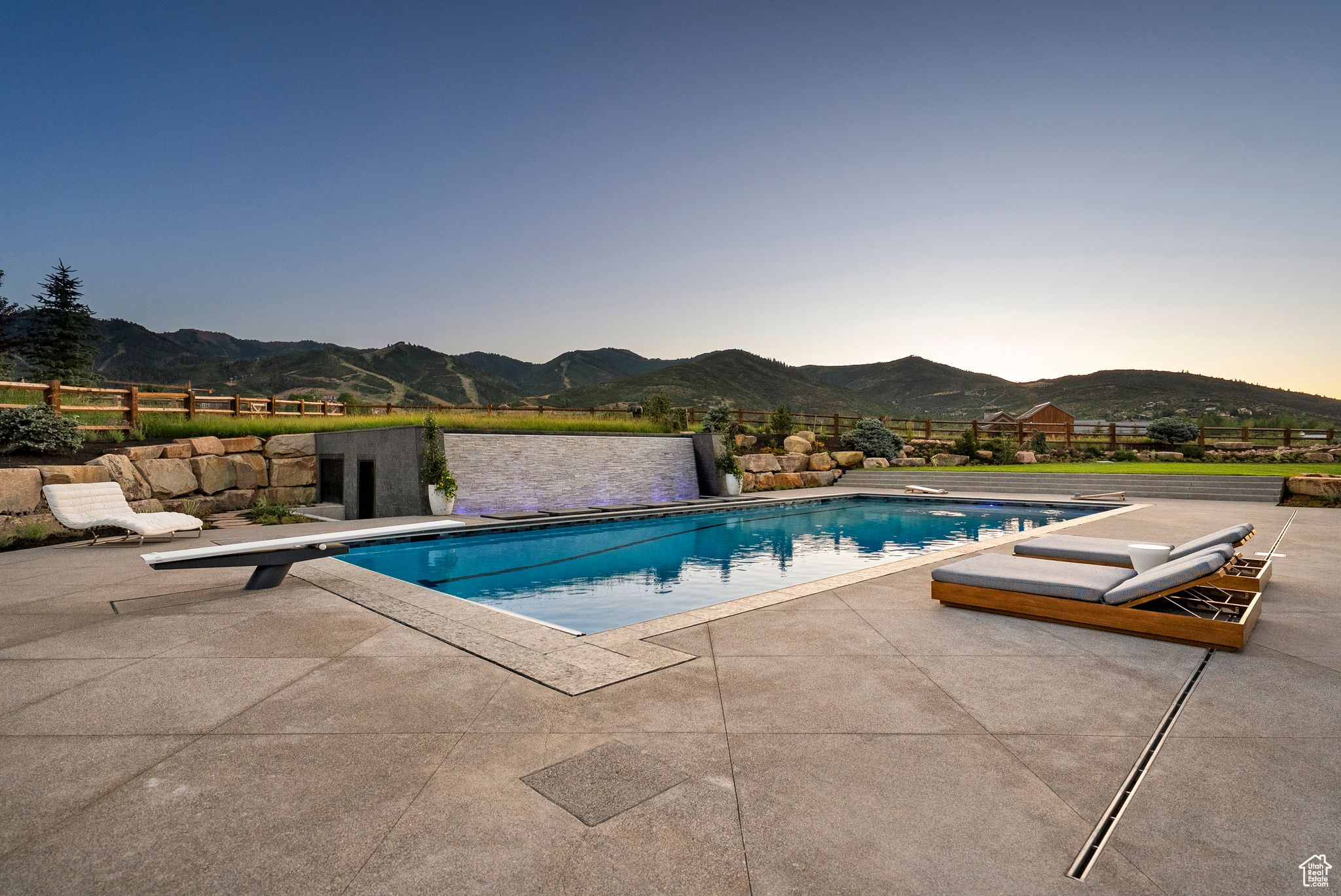 main property photo 90