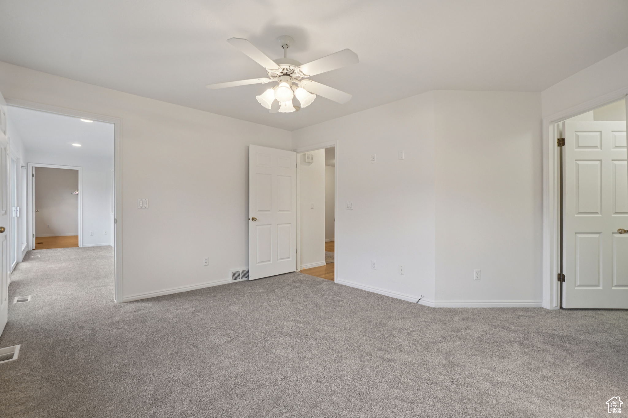 property viewer photo 12