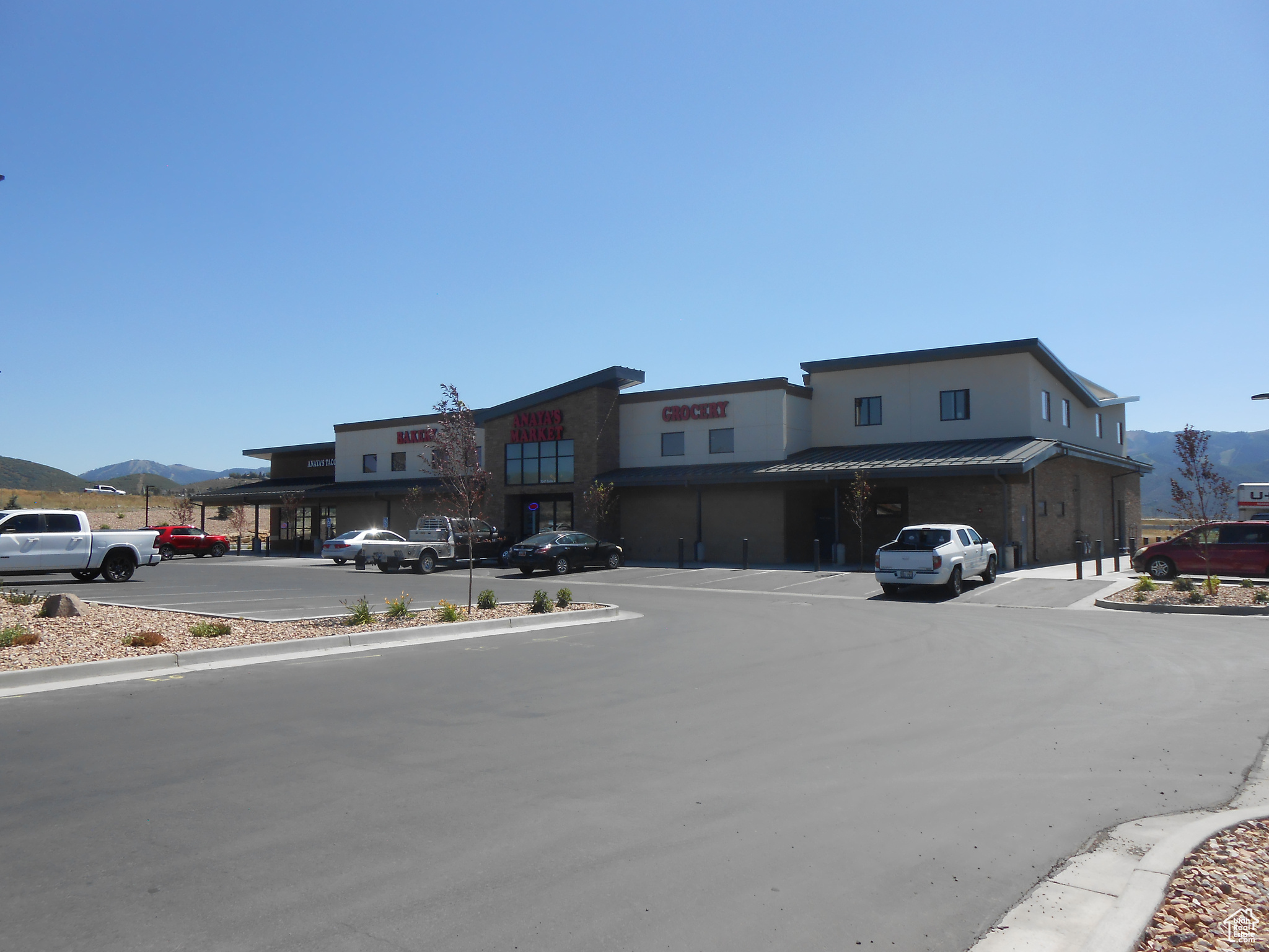 main property photo 9