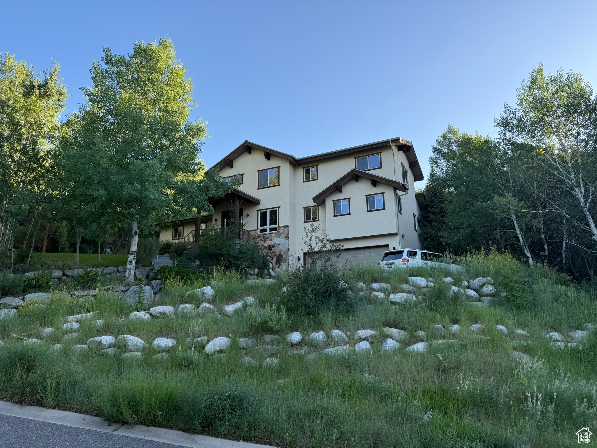 main property photo 2