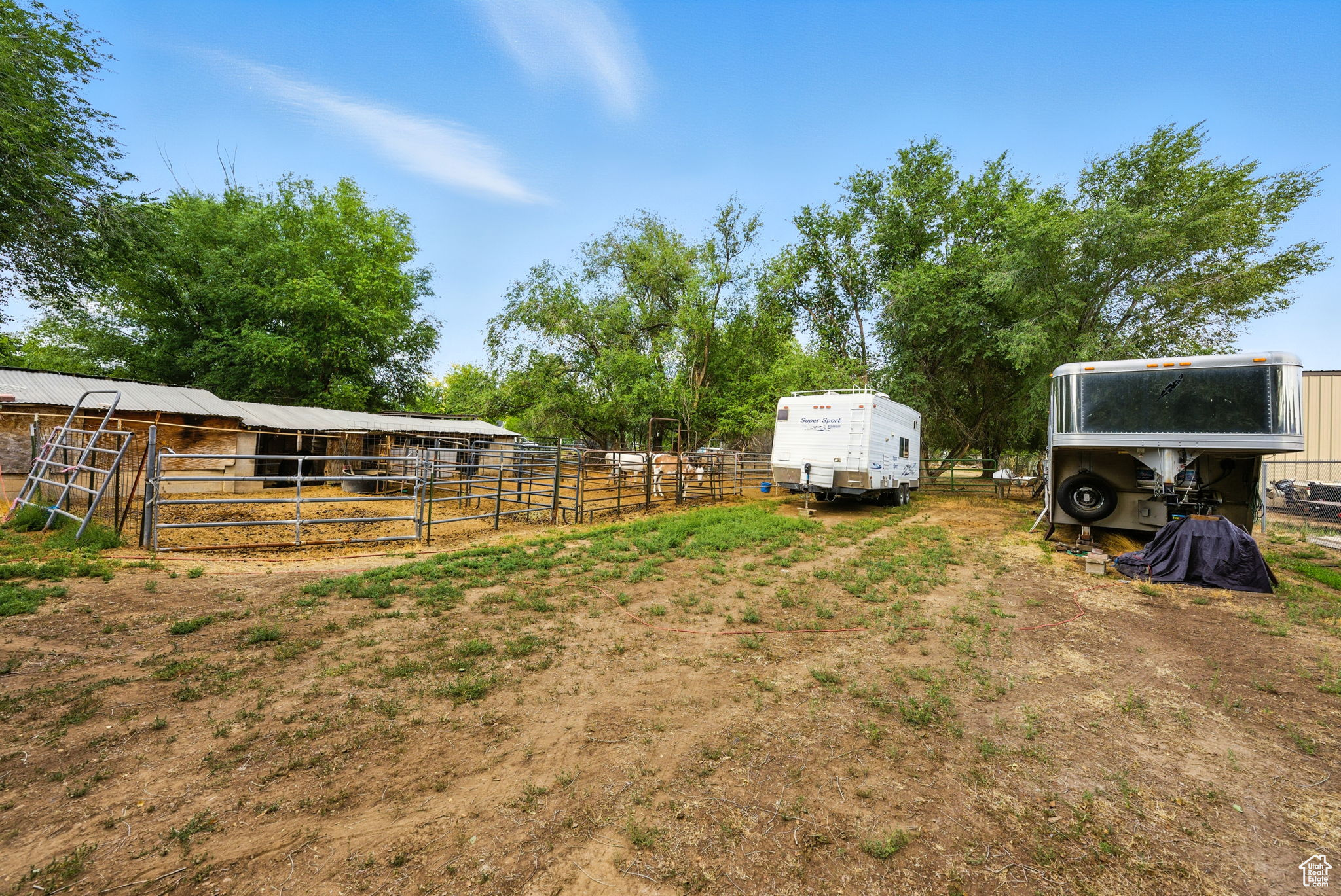 main property photo 16