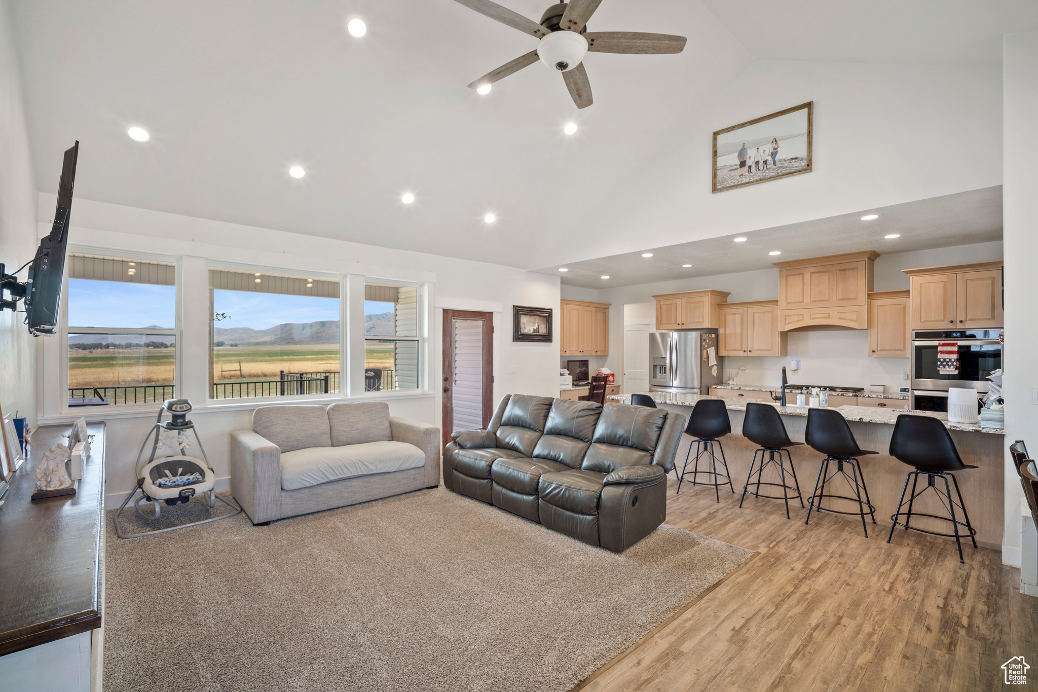 main property photo 14