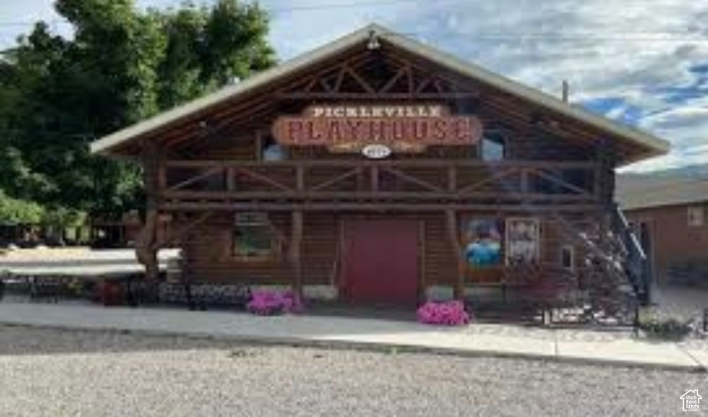 main property photo 5