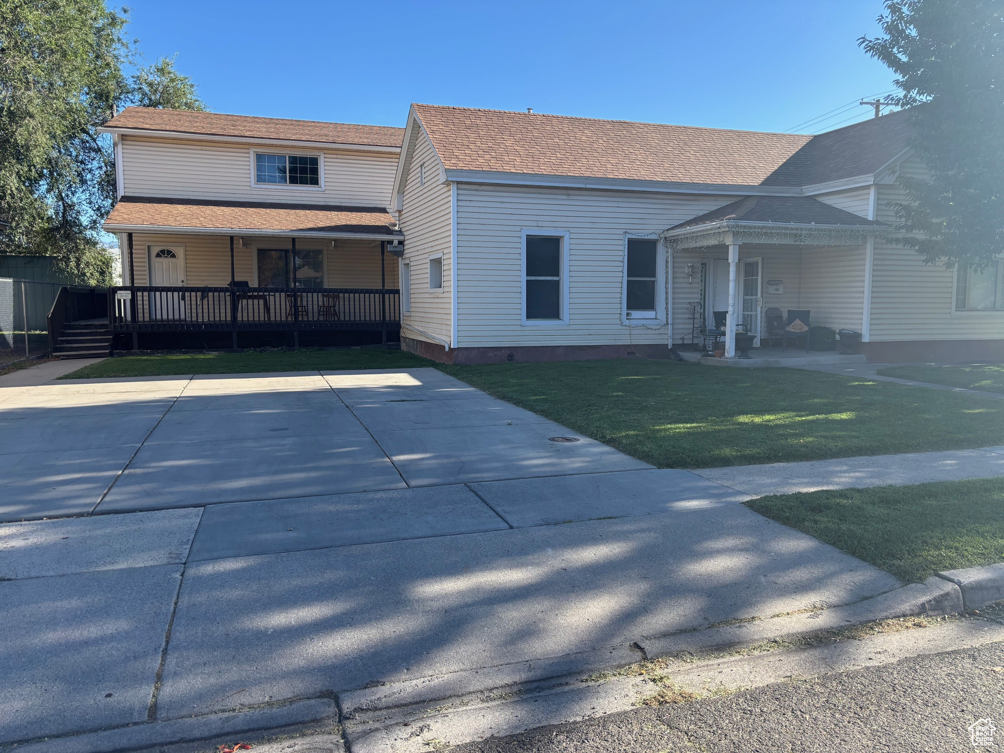 main property photo 30