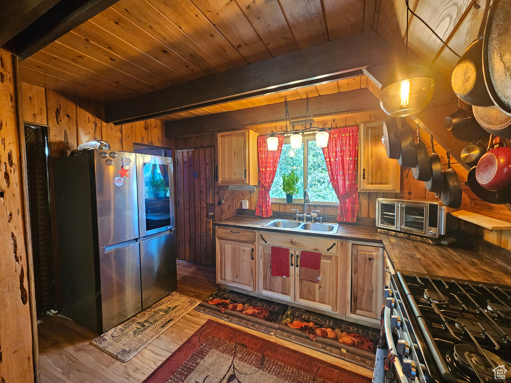 main property photo 17