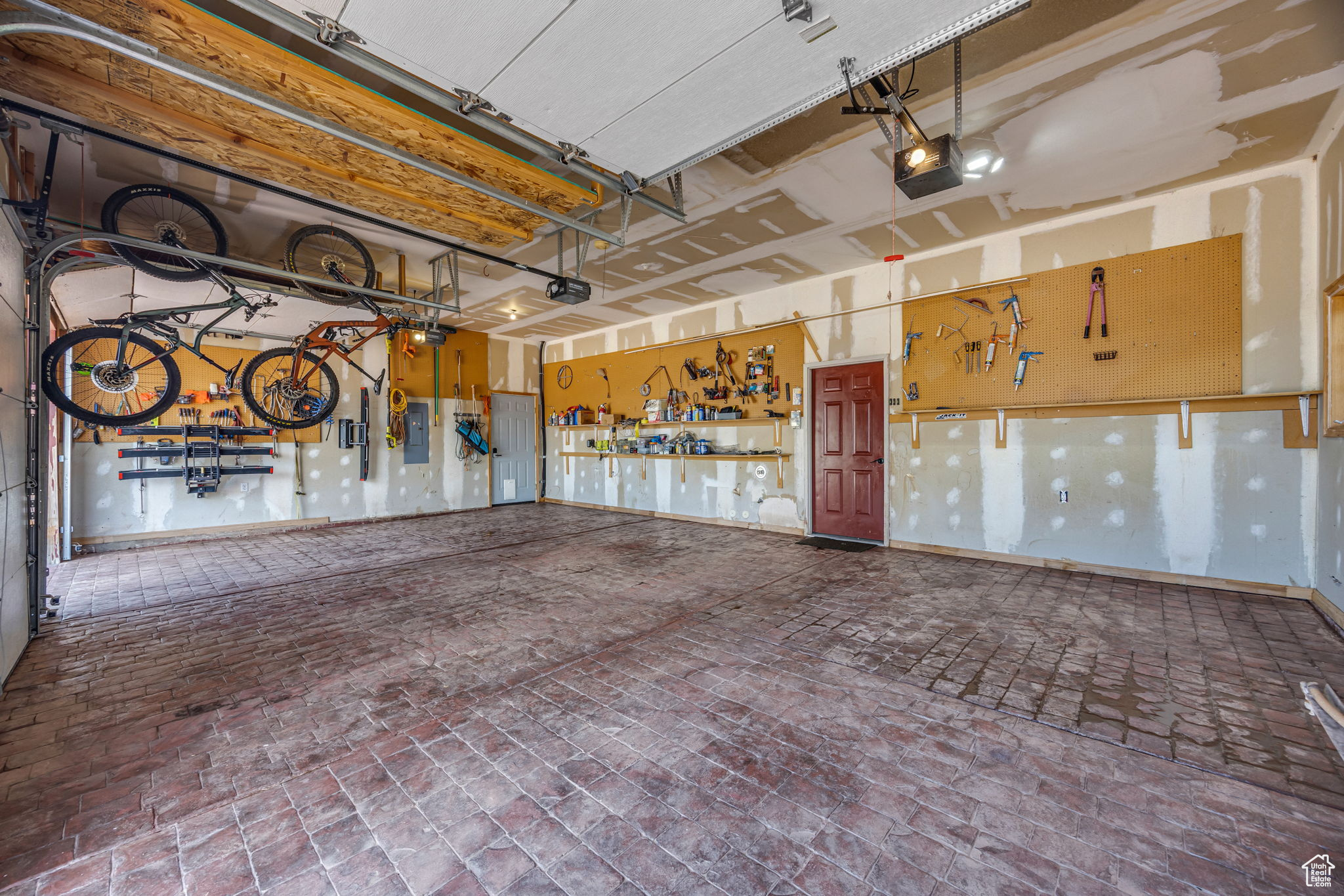 main property photo 75