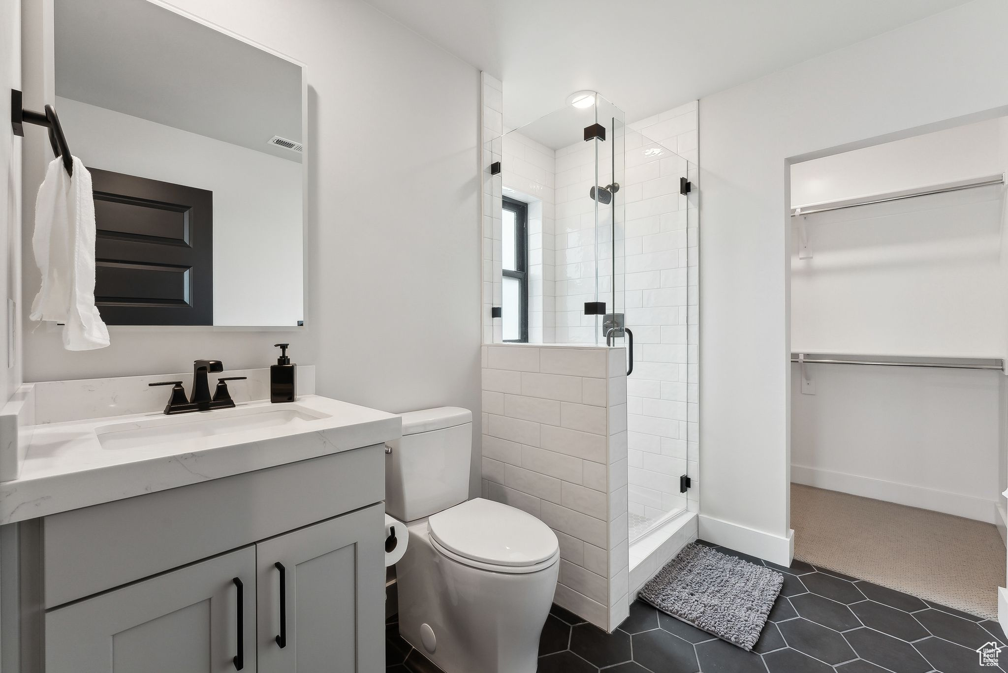 property viewer photo 22