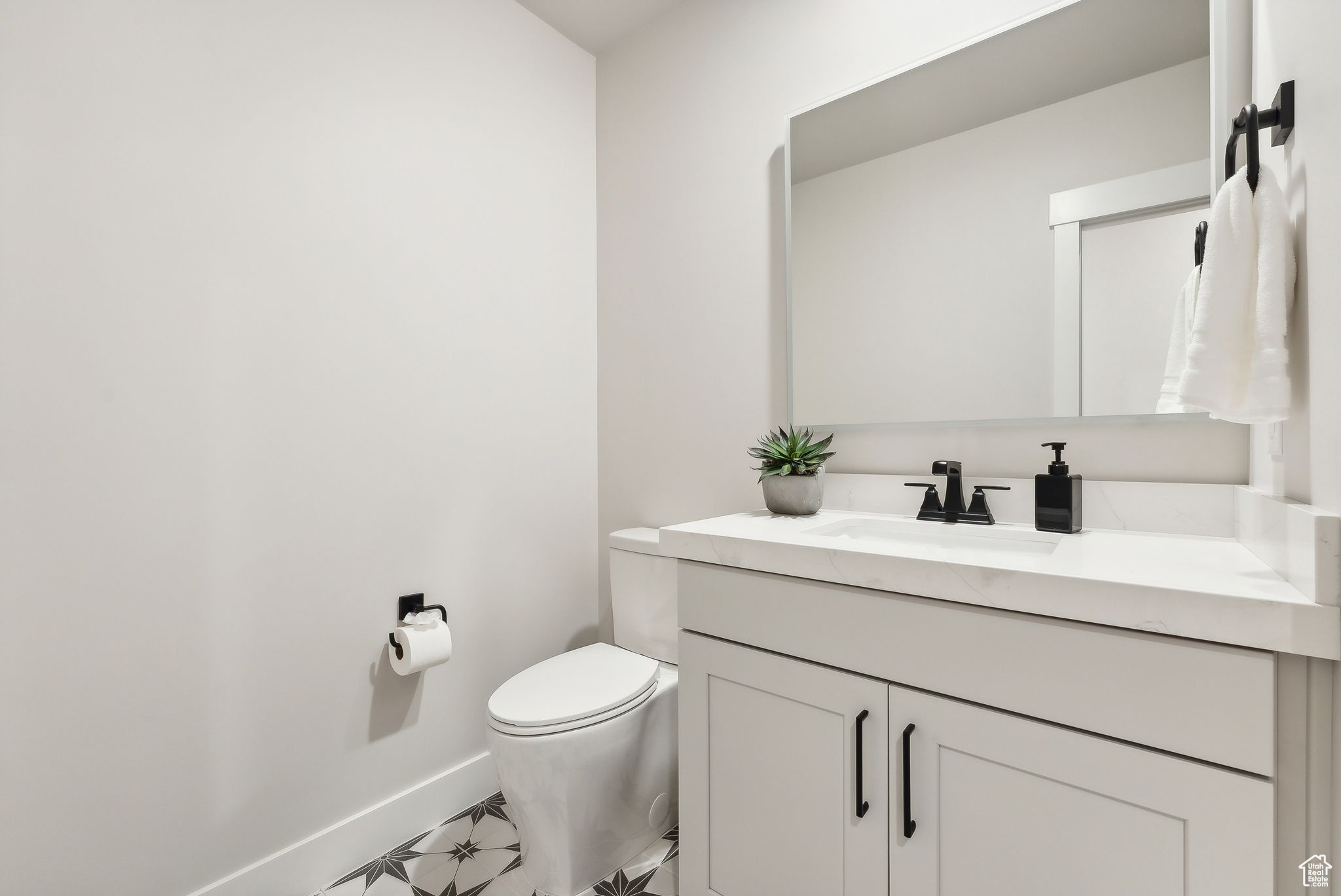 property viewer photo 30