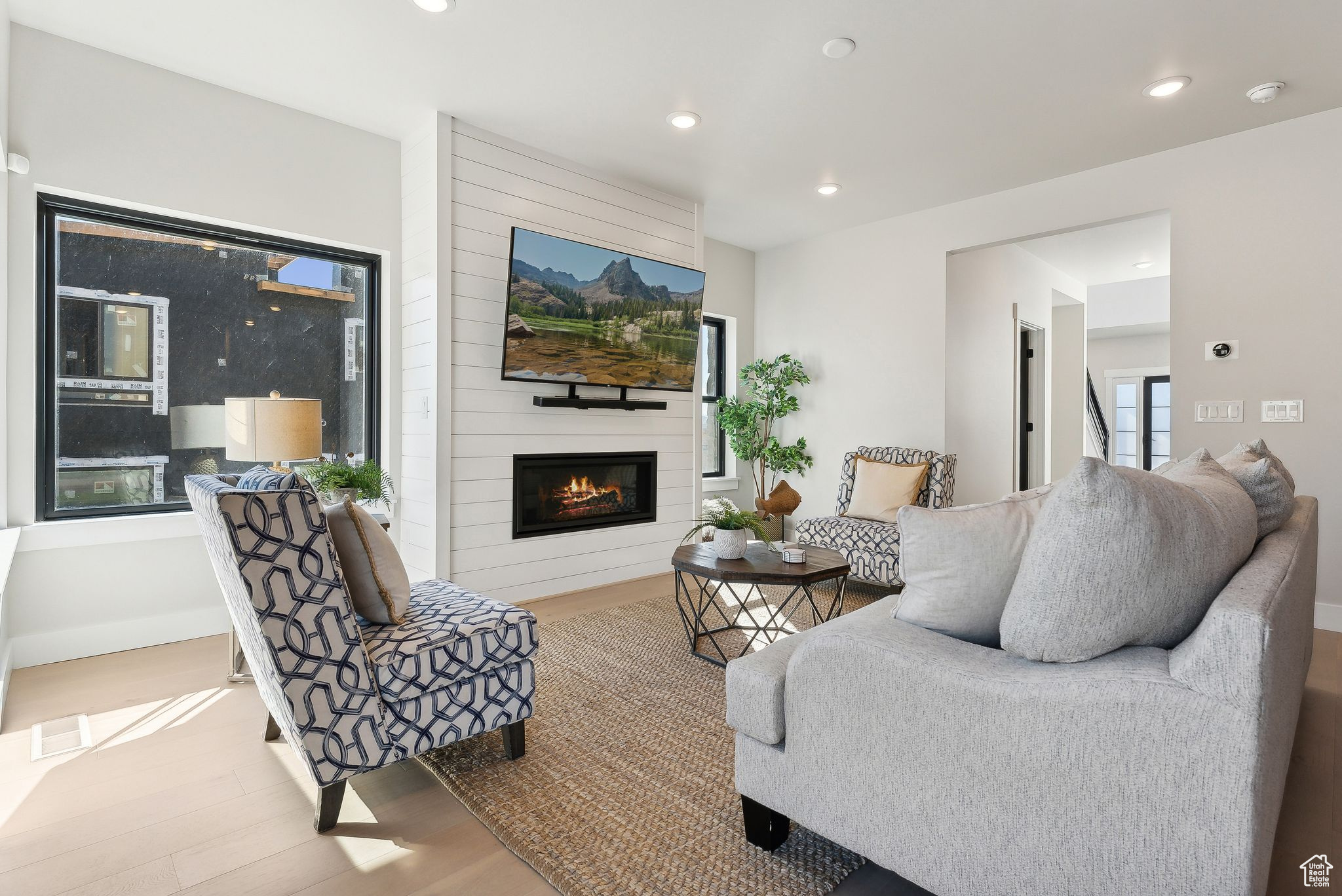 property viewer photo 4