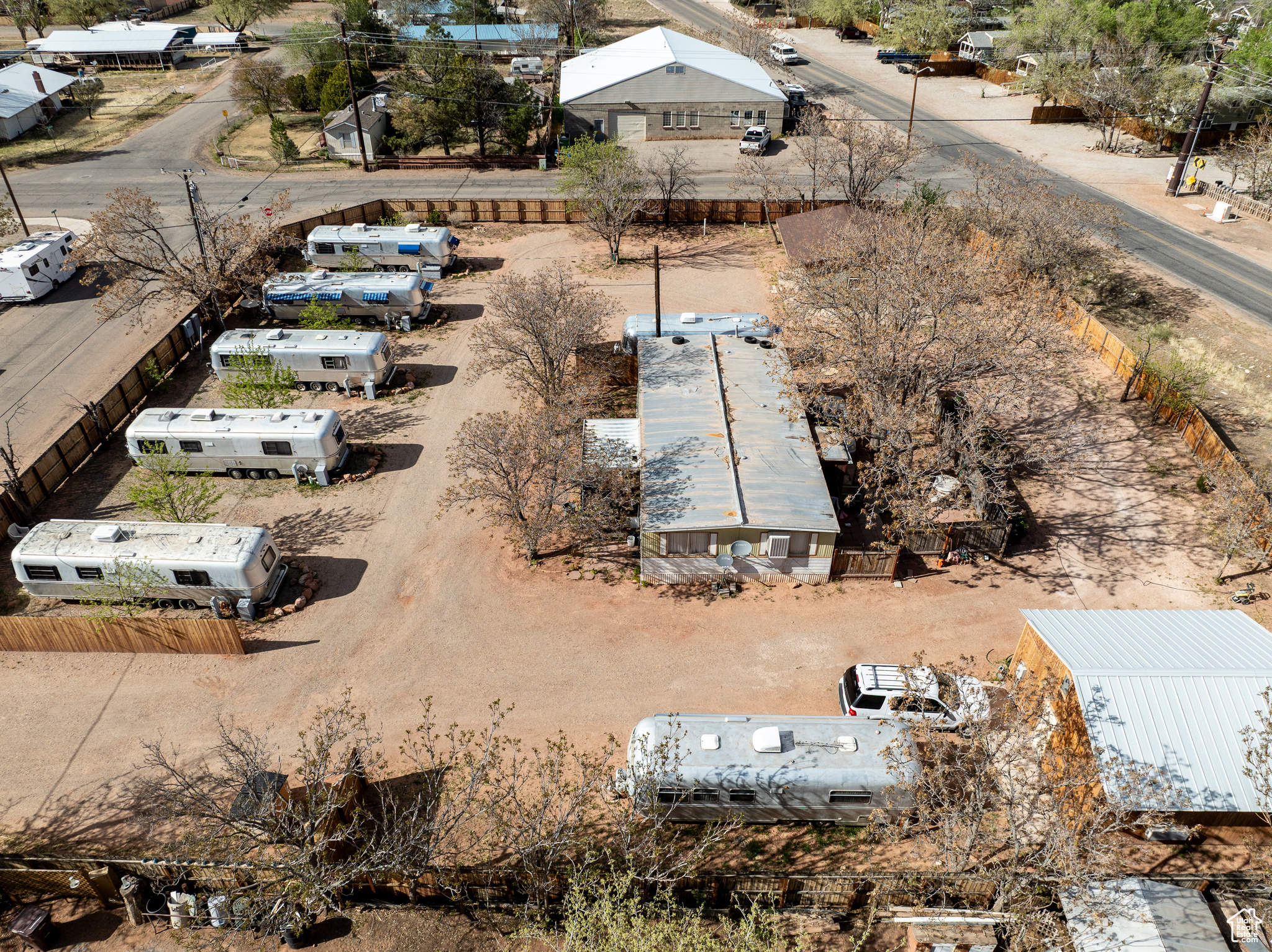main property photo 8